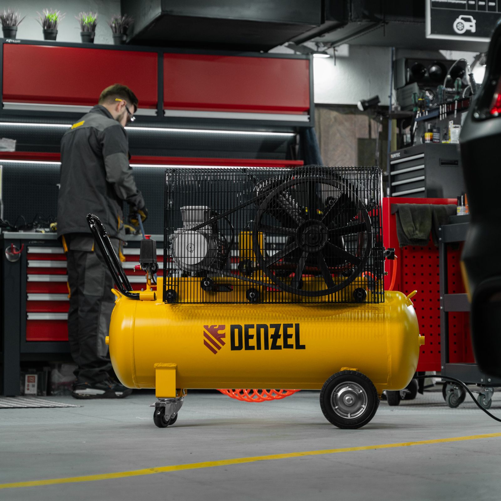 Компрессор воздушный рем. привод BCV 4000-T/100, 4,0 кВт, 100 литров, 690 л/мин Denzel