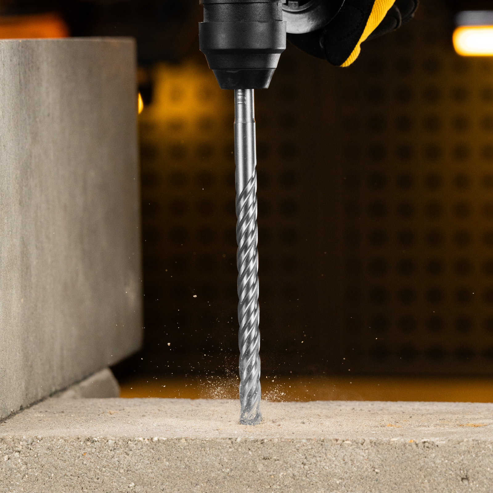 Бур по бетону, цельная крестовая пластина, 12x215 мм, SDS PLUS Denzel