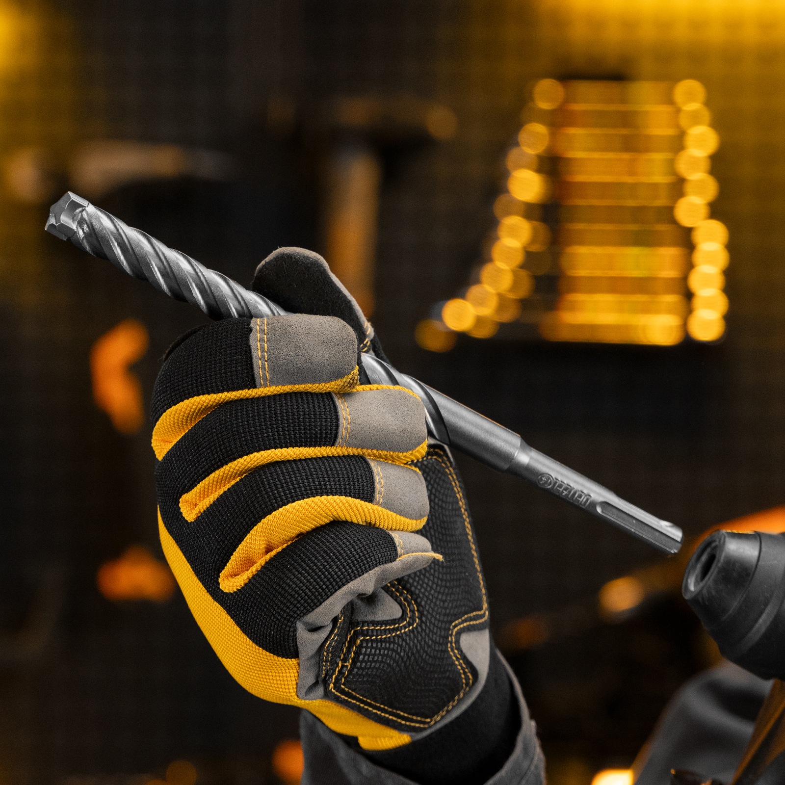 Бур по бетону, цельная крестовая пластина, 14x215 мм, SDS PLUS Denzel