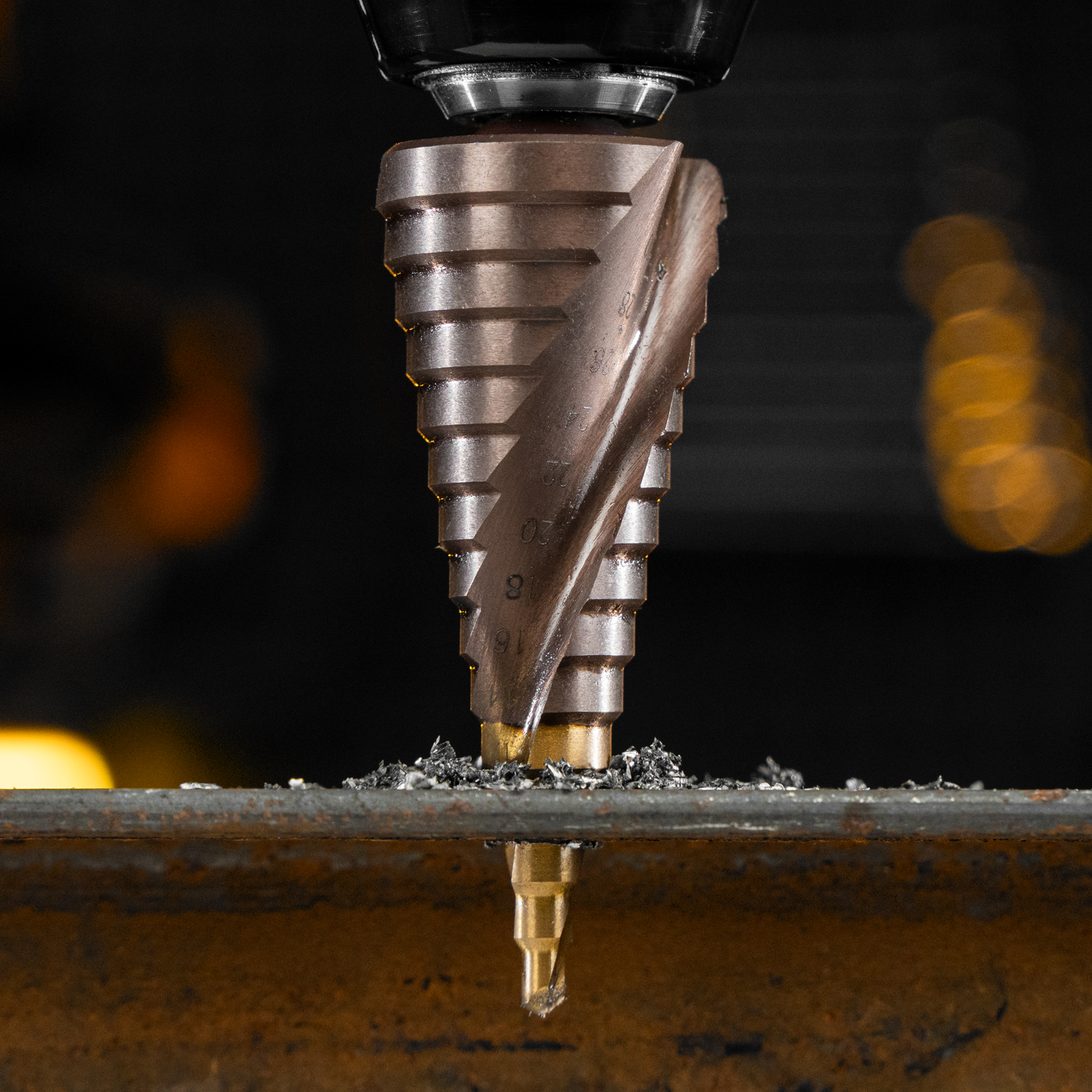 Сверло ступенчатое, 4-6-8-10-12-14-16-18-20-22-24-26-28-30-32 мм, Р6М5К5, 6-гр. хвостовик Denzel