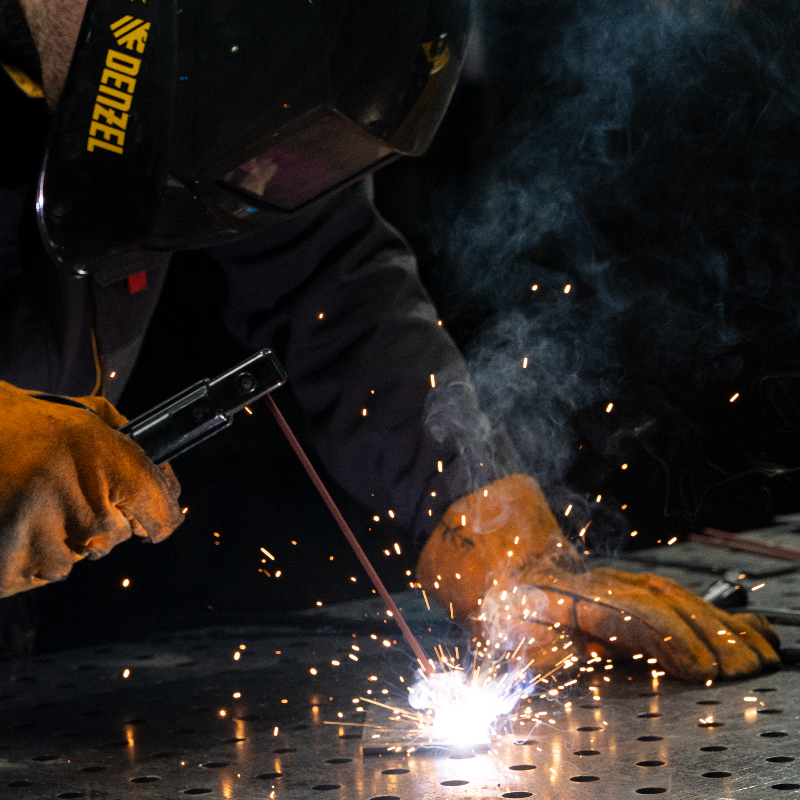 Аппарат инвертор. полуавтомат. cварки IMIG-185SDR, 180 А, ПВ 60%, катушка 5 кг Denzel