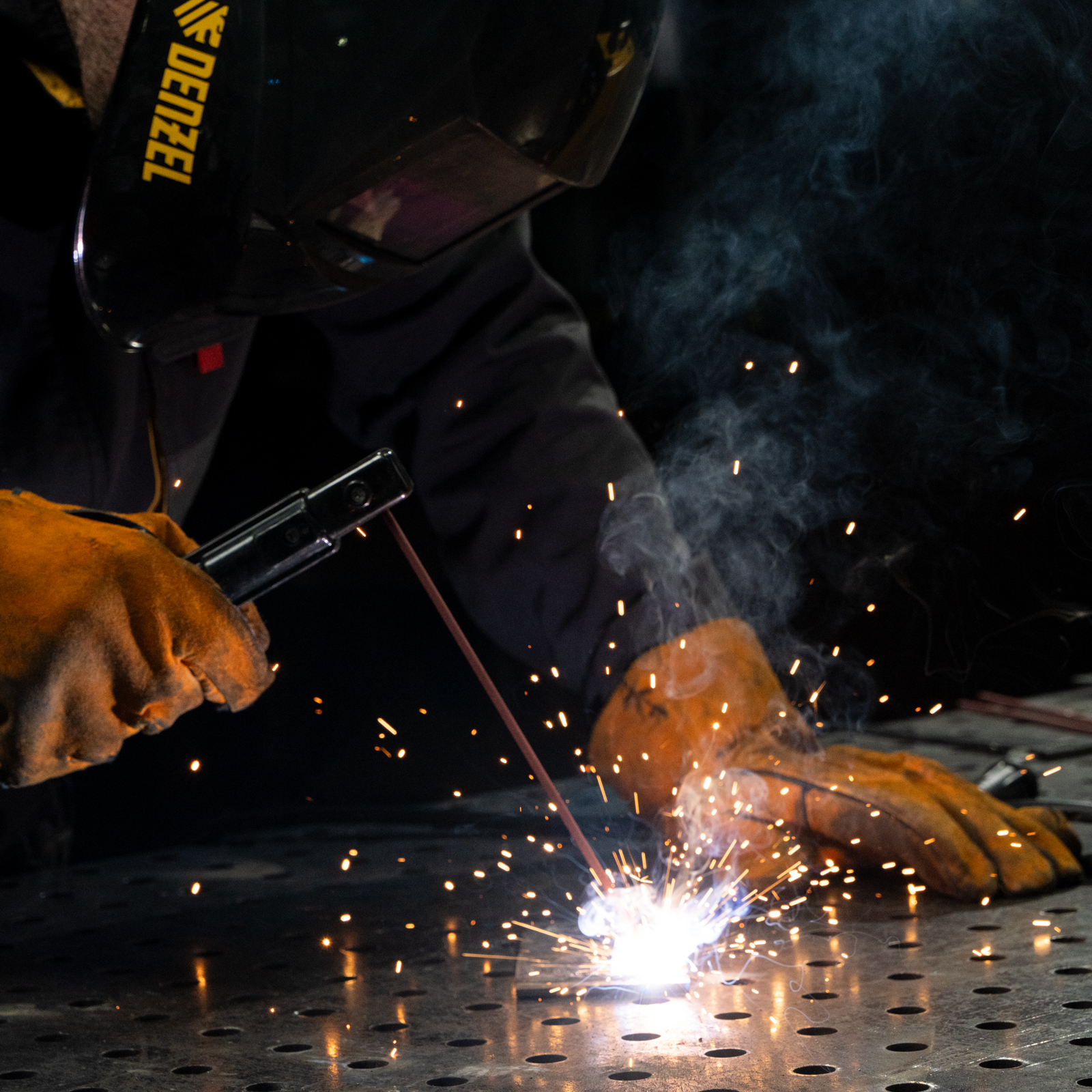 Аппарат инвертор. полуавтомат. cварки IMIG-205SDR, 200 А, ПВ 60%, катушка 5 кг Denzel