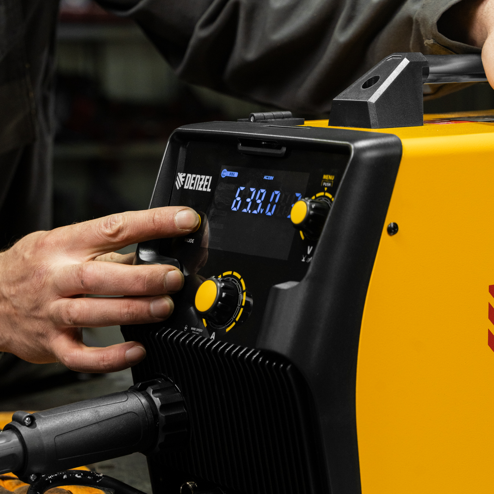 Аппарат инвертор. полуавтомат. cварки IMIG-205SDR, 200 А, ПВ 60%, катушка 5 кг Denzel