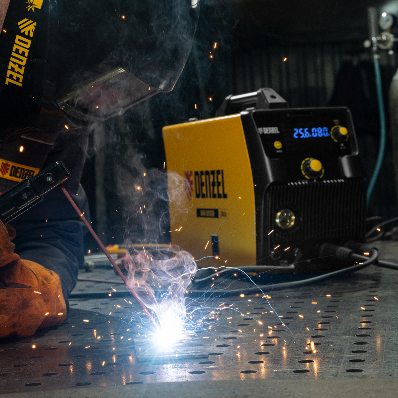 Аппарат инвертор. полуавтомат. cварки IMIG-205SDR, 200 А, ПВ 60%, катушка 5 кг Denzel