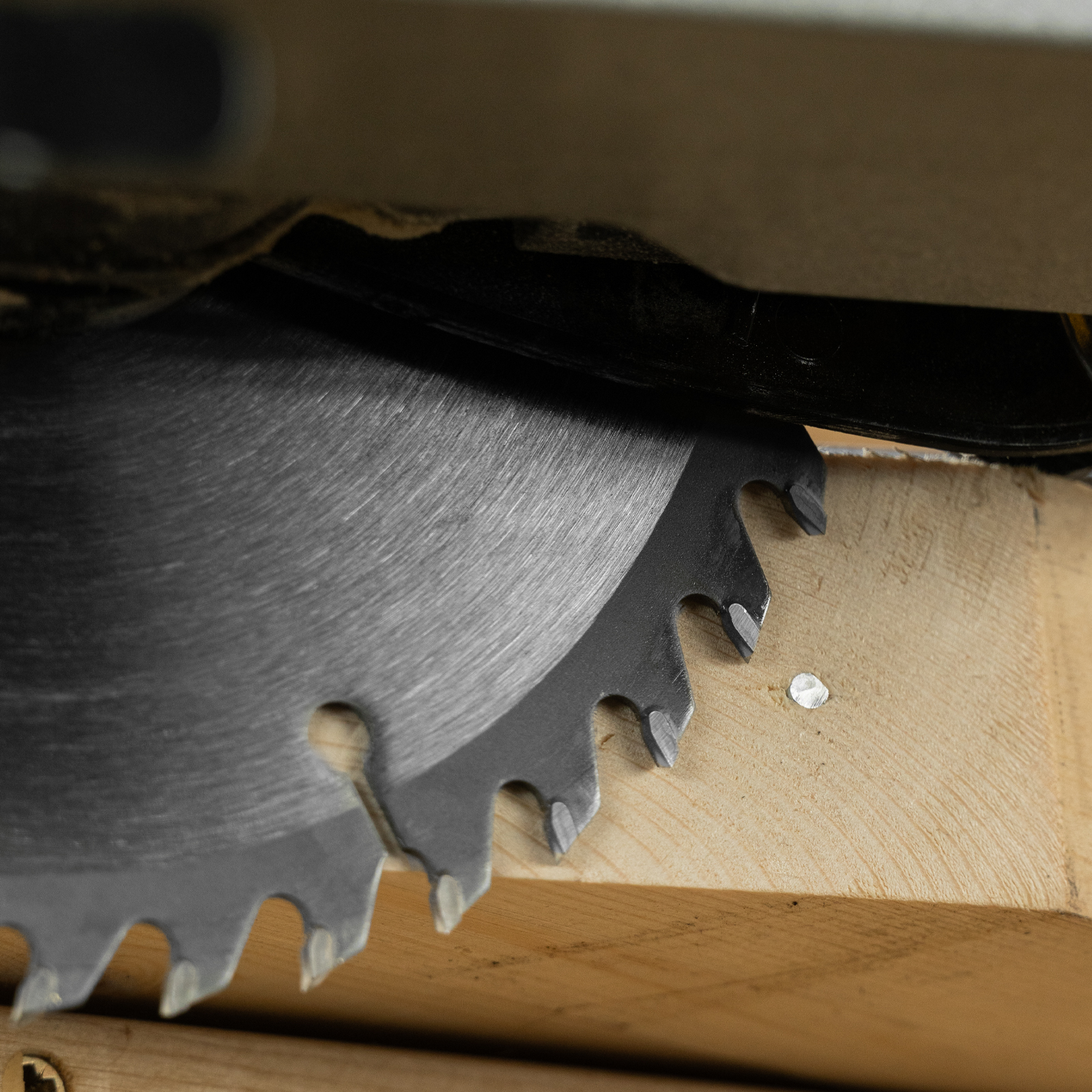 Пильный диск по дереву с гвоздями, ф165 х 20 мм, 40 зубов Denzel