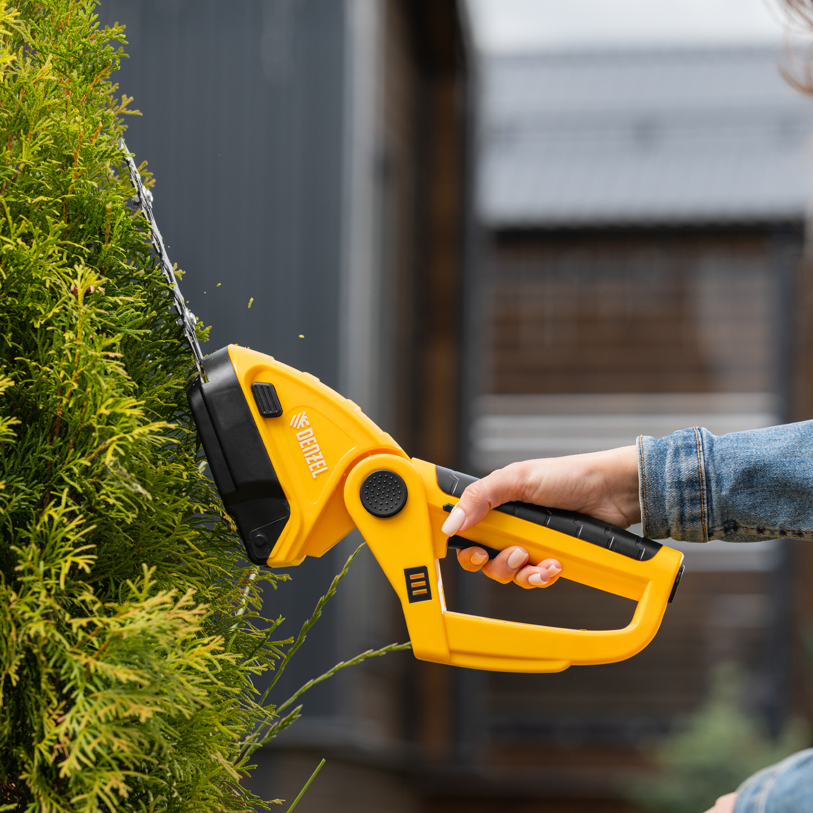 Ножницы-кусторез аккумуляторные GS-7, Li-Ion, 7,2 В Denzel