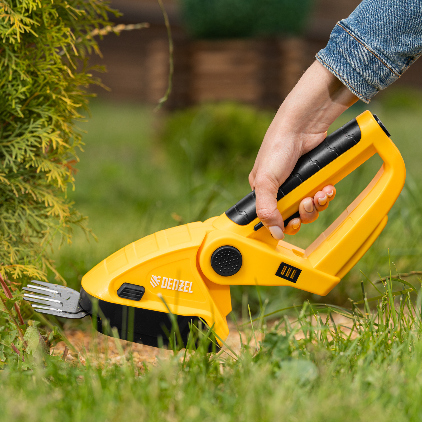 Ножницы-кусторез аккумуляторные GS-7, Li-Ion, 7,2 В Denzel