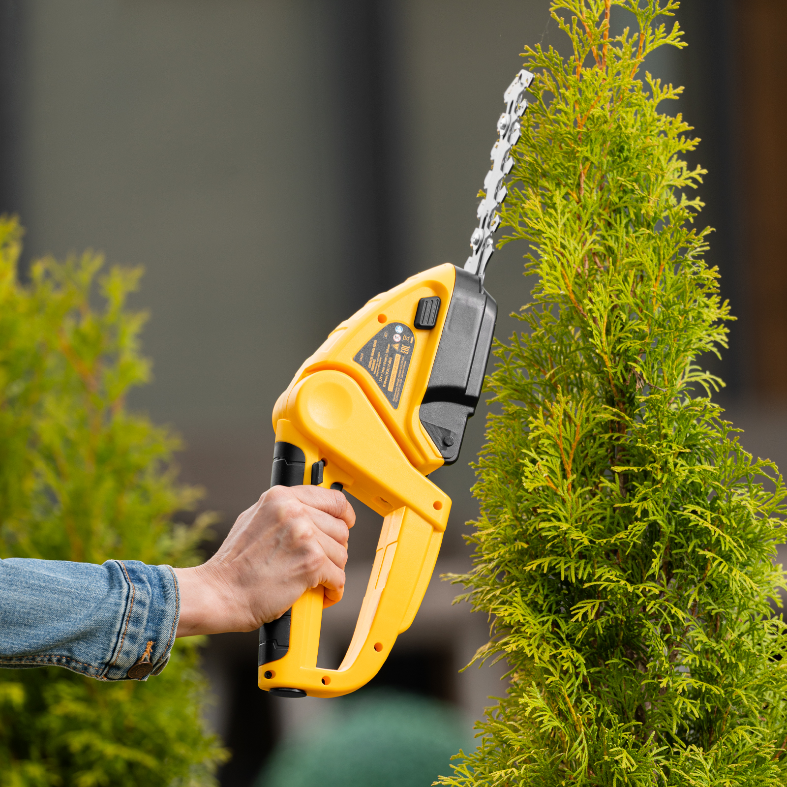 Ножницы-кусторез аккумуляторные GS-7, Li-Ion, 7,2 В Denzel