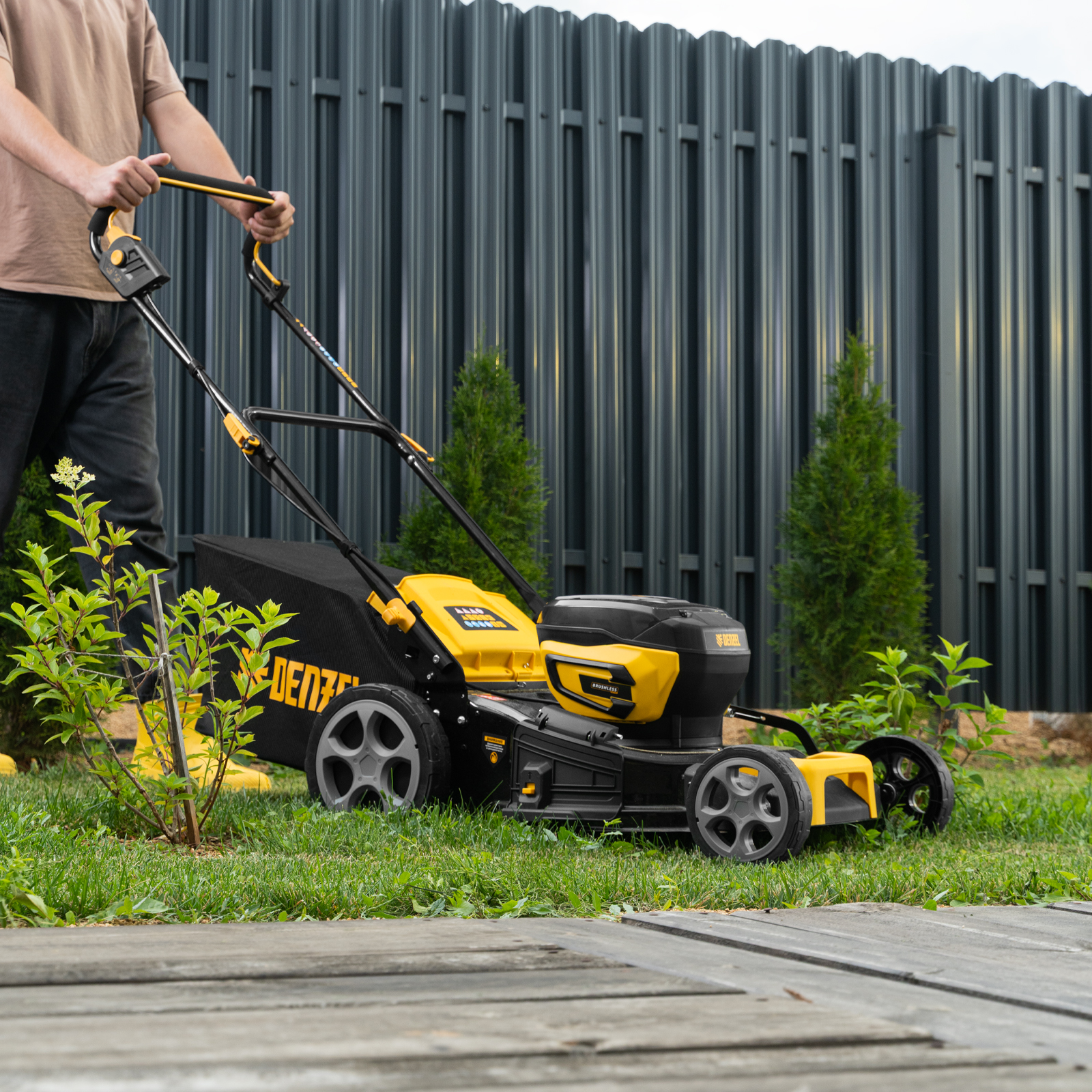 Газонокосилка аккумуляторная бесщет. DLM-460, 460 мм, травосб. 65 л., Li-Ion, 40 В Denzel
