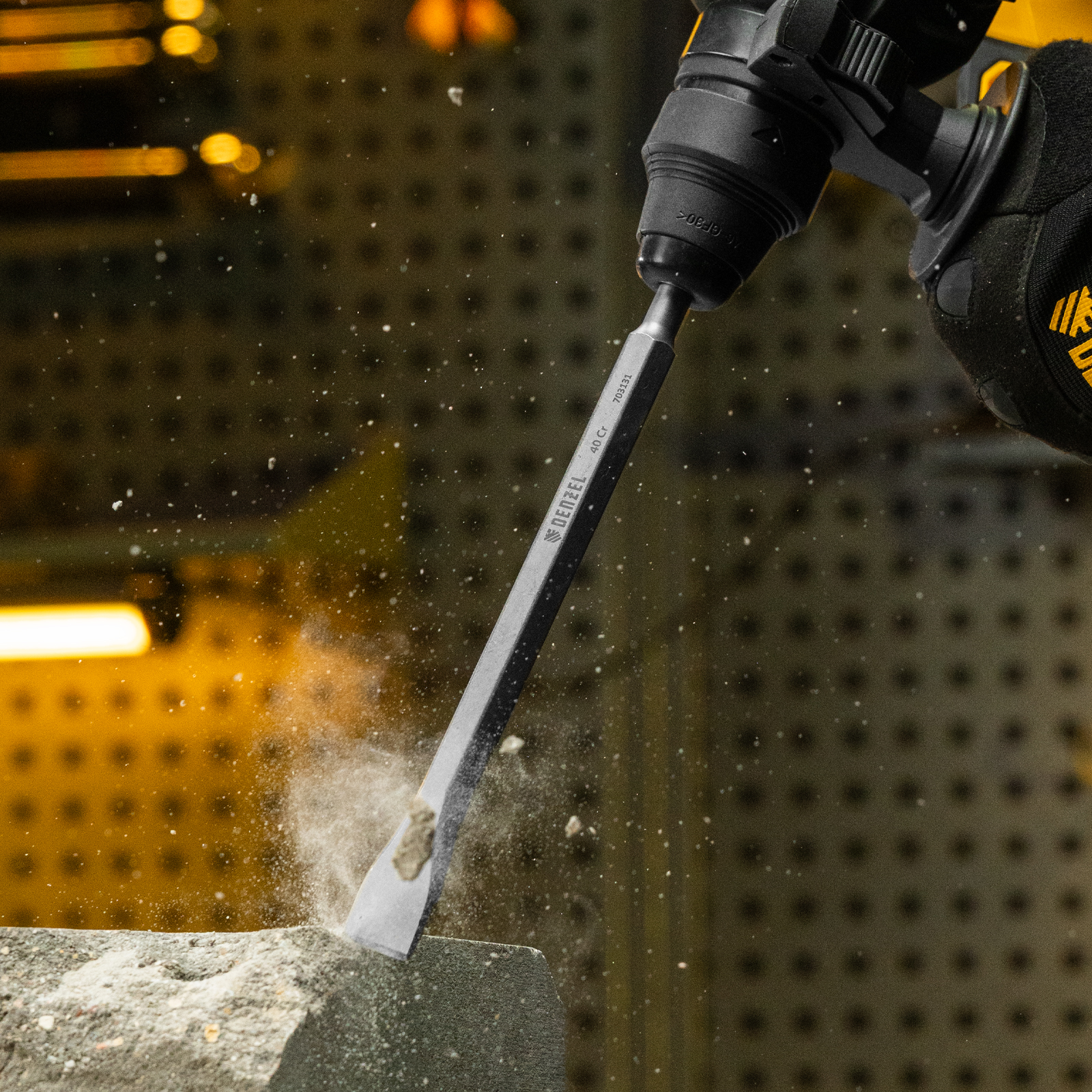 Зубило, 14 х 20 х 250 мм, 40Cr, SDS PLUS Denzel