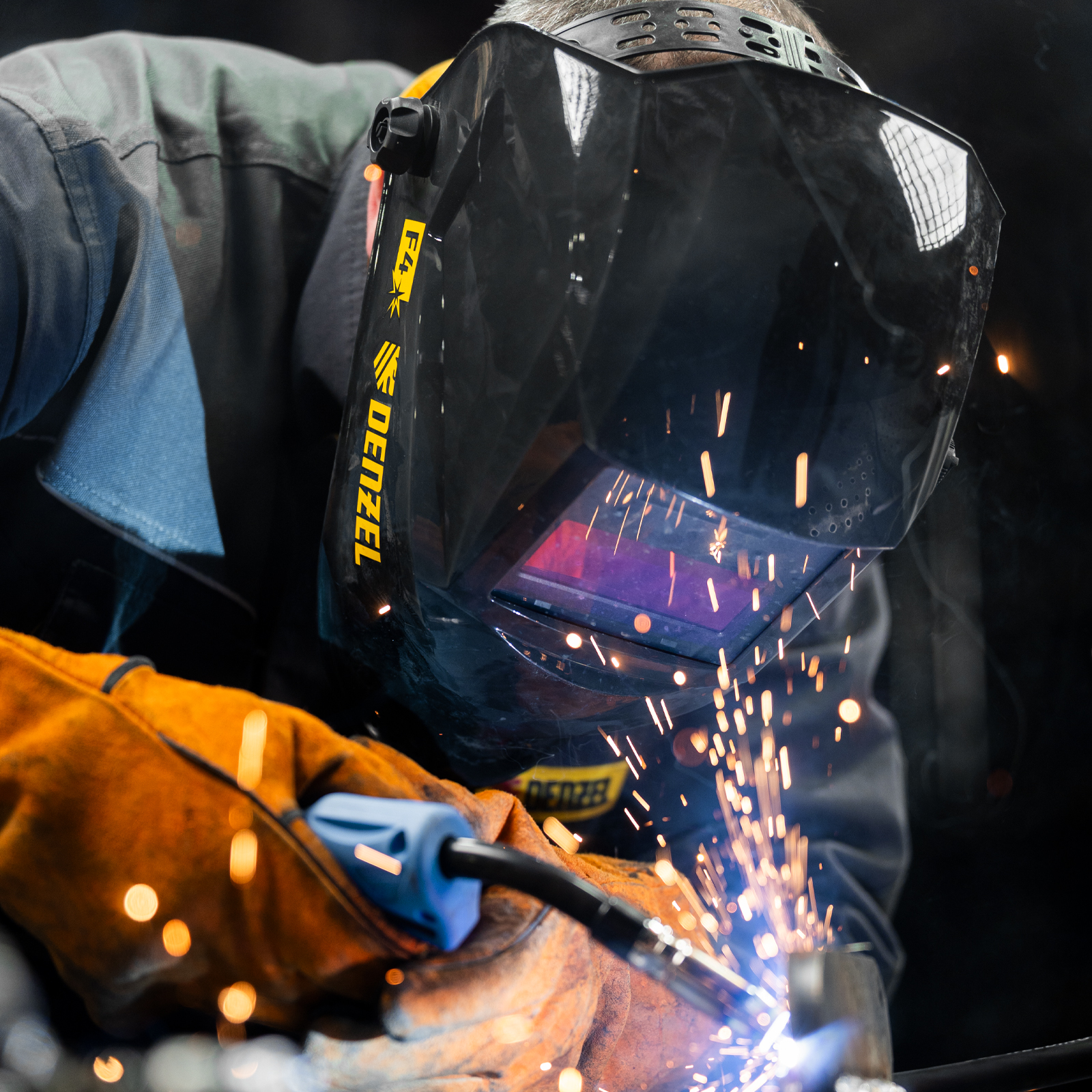 Щиток защитный лицевой (маска сварщика) F4, см. окно 90х35, DIN4/9-13// Denzel