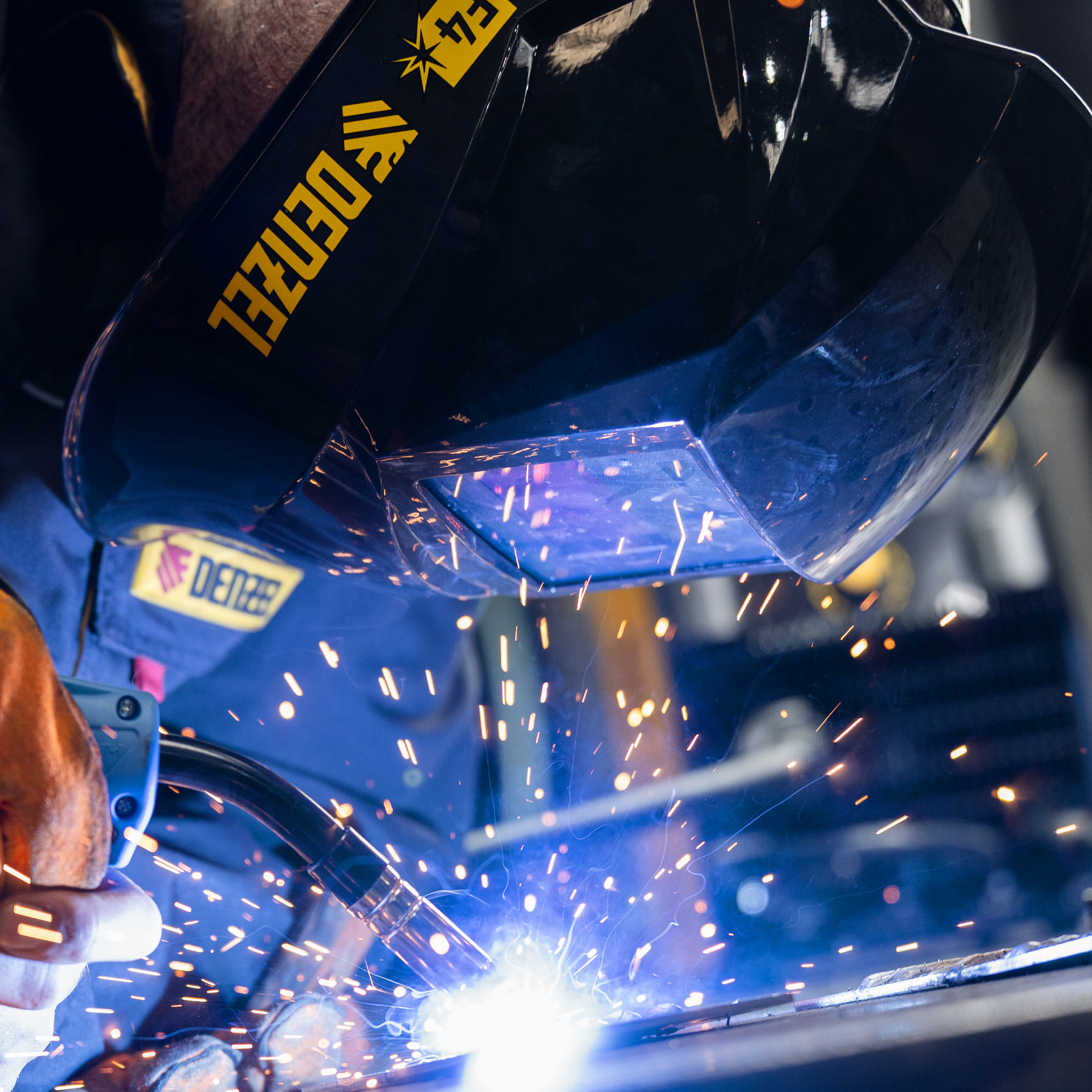 Щиток защитный лицевой (маска сварщика) F4, см. окно 90х35, DIN4/9-13// Denzel