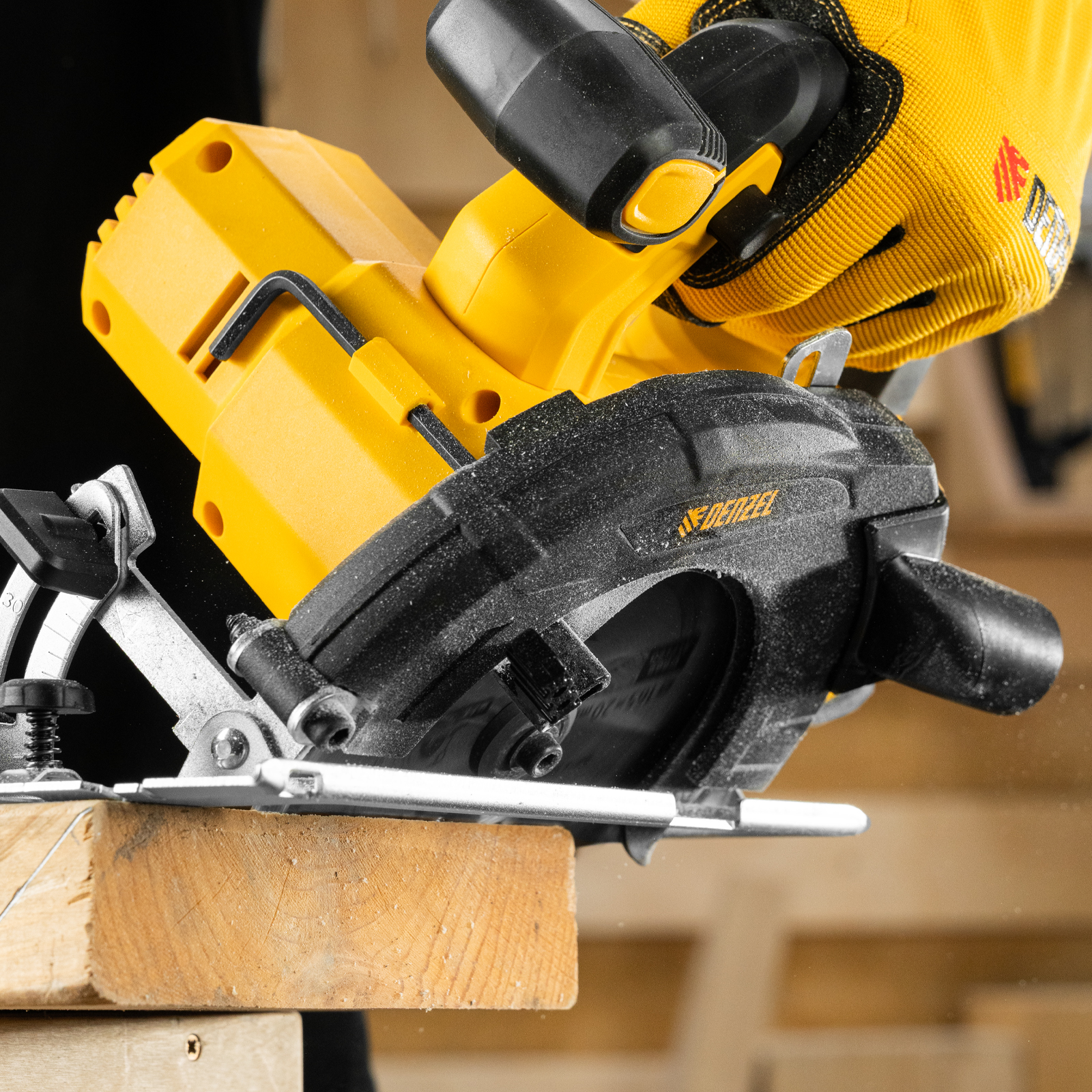 Пила циркулярная аккумуляторная CCSH-20-165, 165 мм, Li-Ion, 20 В// Denzel