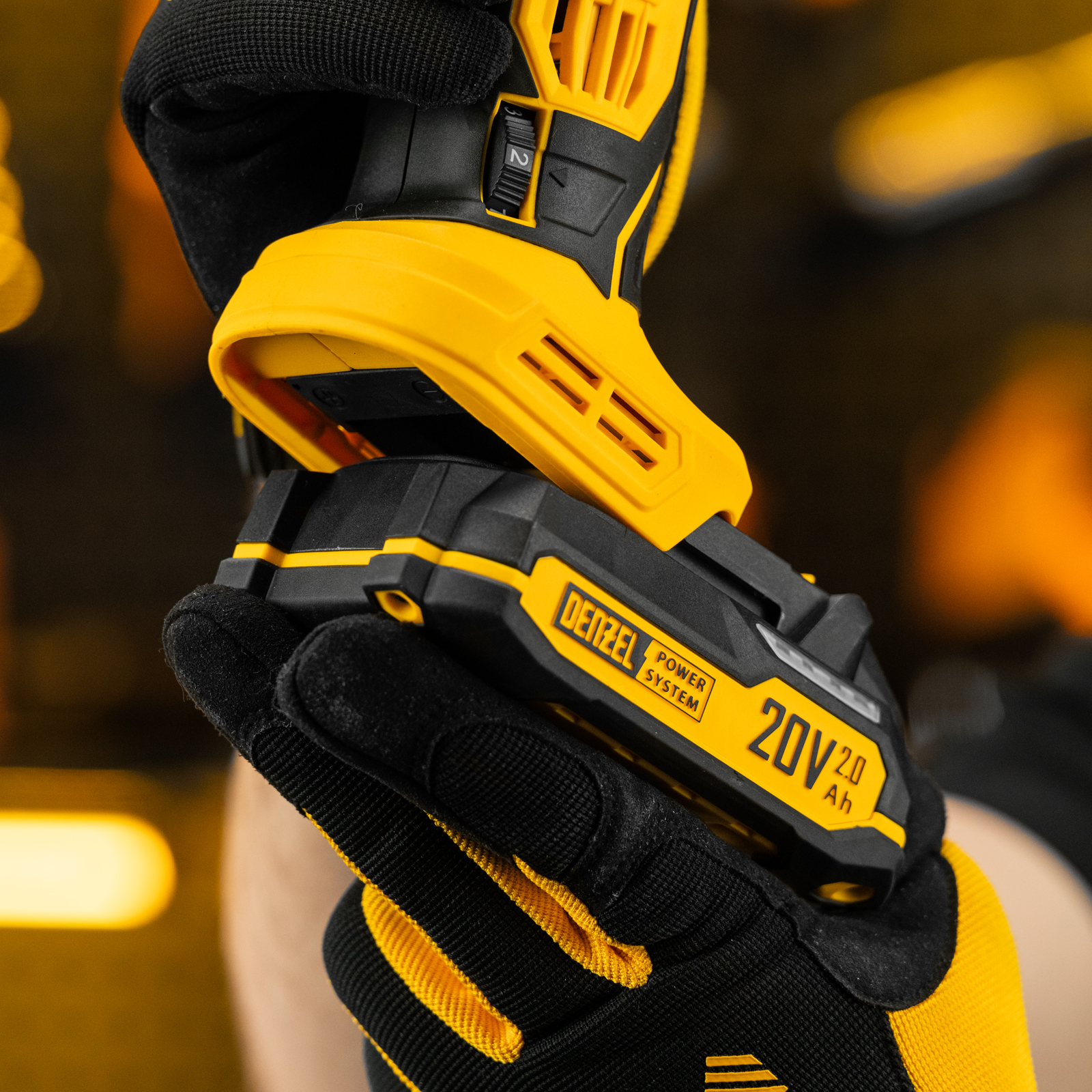 Инструмент многофункциональный аккумуляторный CMTH-20, Li-Ion, 20 В// Denzel