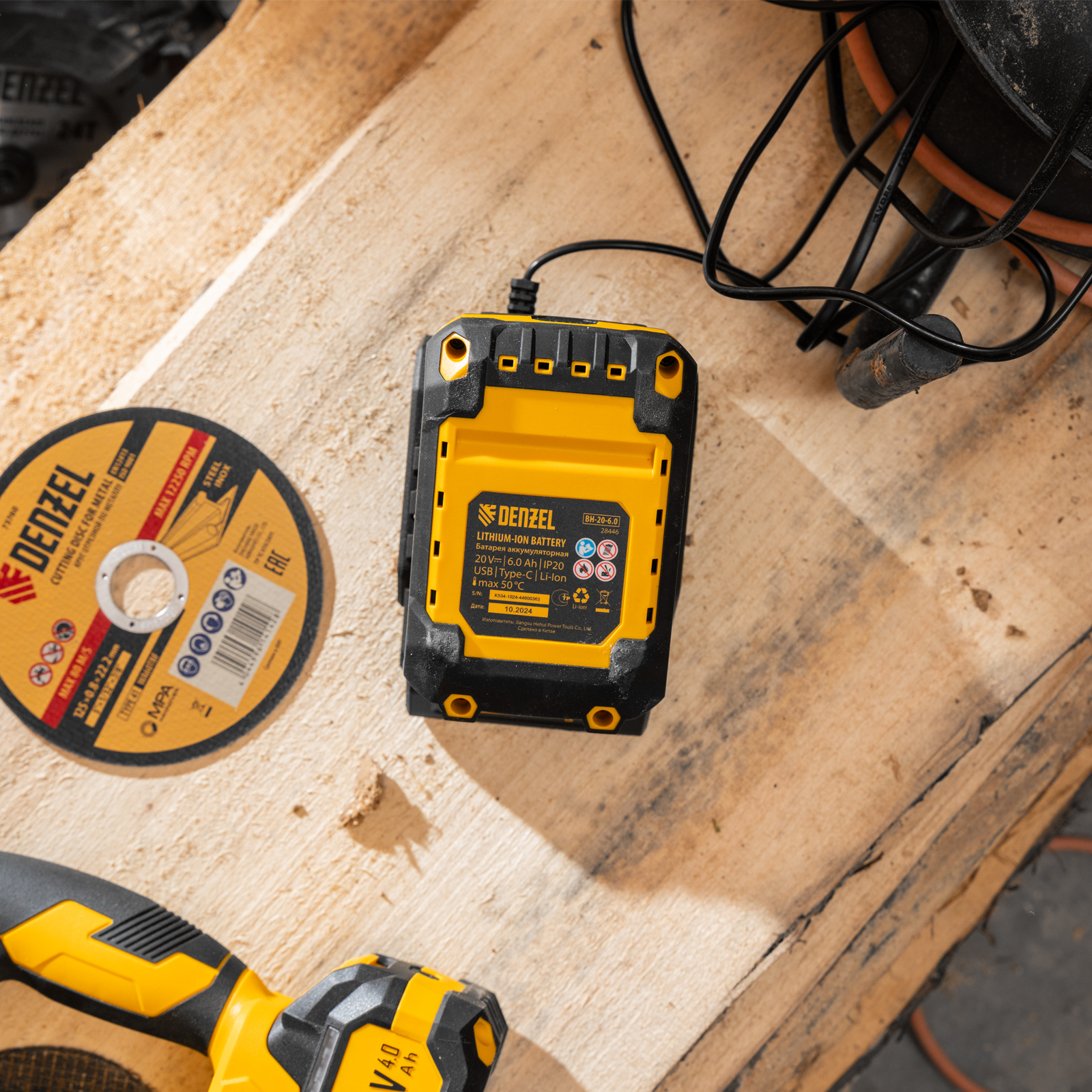 Батарея аккумуляторная BH-20-6.0, Li-Ion, USB, 20 В, 6,0 Ач// Denzel