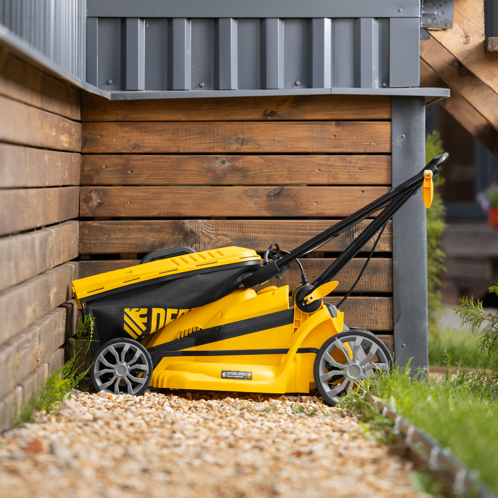 Газонокосилка электрическая GMC-2000, шир. 44см, 2000 Вт, 6 уров., травосб. 45 л Denzel