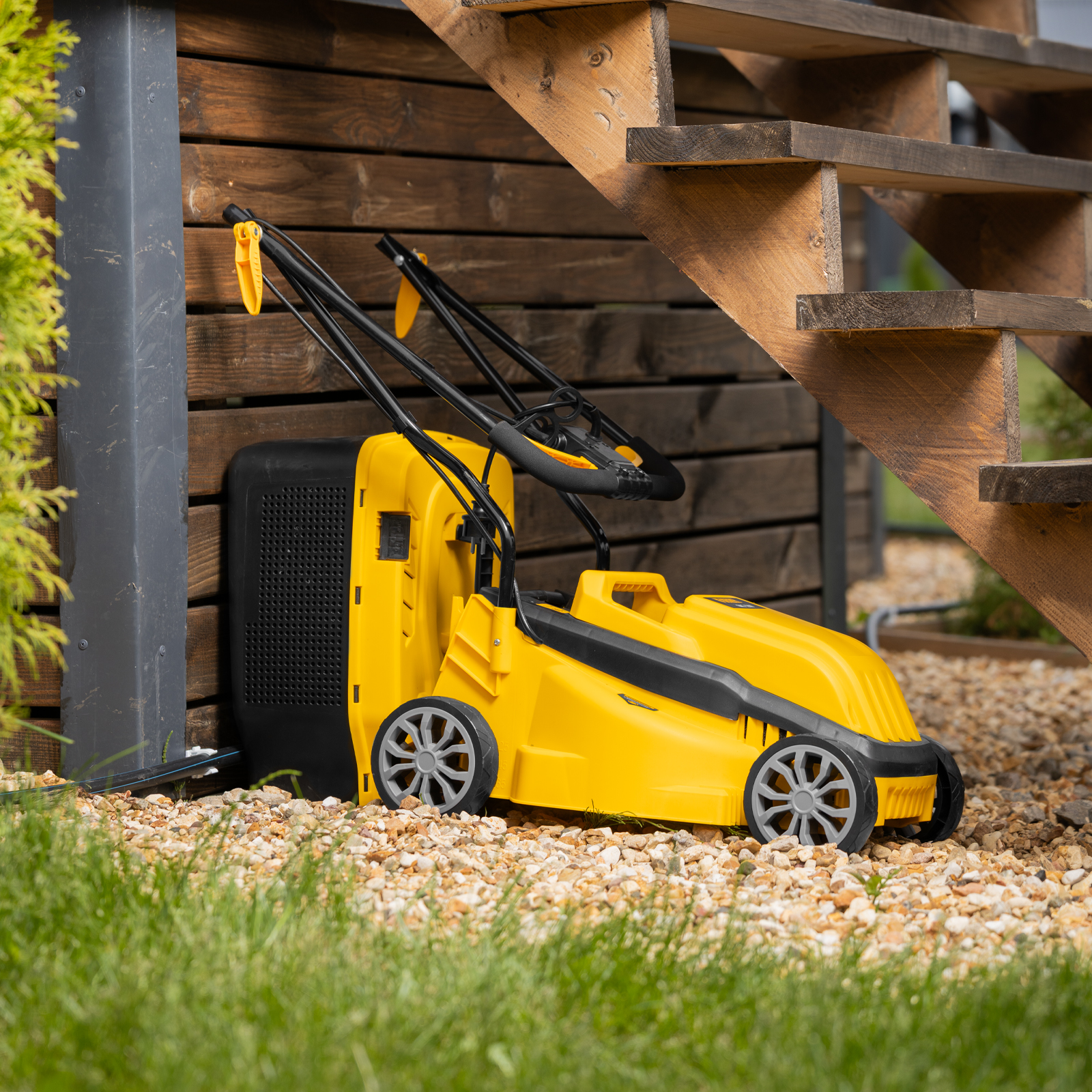 Газонокосилка электрическая GMC-1200, шир.,32см, 1200 Вт, 3 уров., травосб. 30 л Denzel