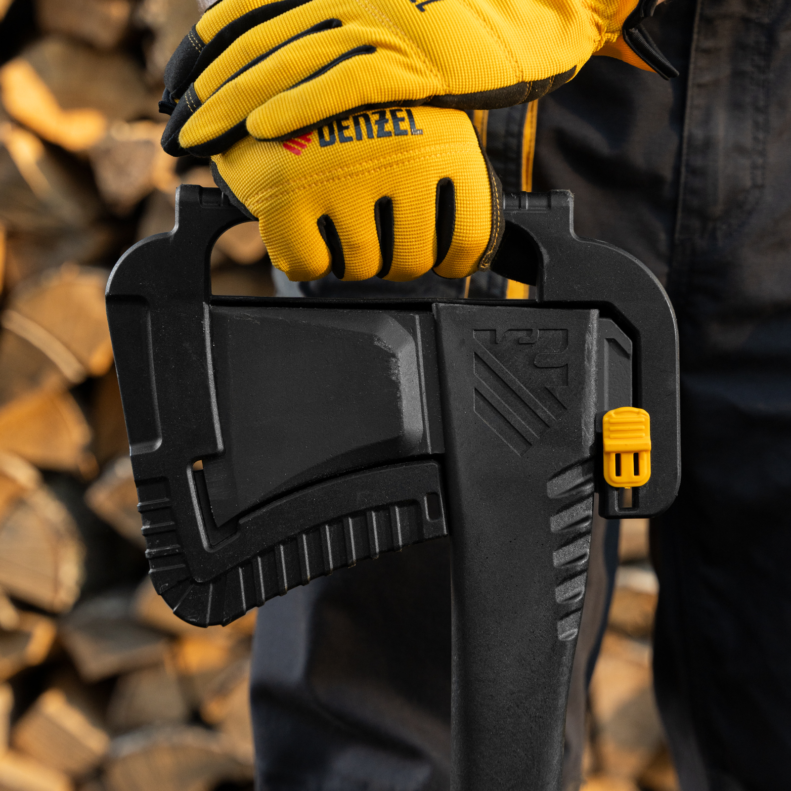 Колун, F17, 2500 гр, двухкомпонентная рукоятка, 710 мм// Denzel