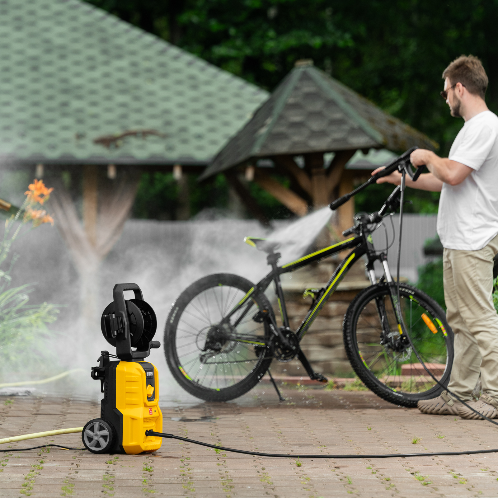 Моечная машина высокого давления R-170D, 1800 Вт, 170 бар, 380 л/ч, с барабаном// Denzel