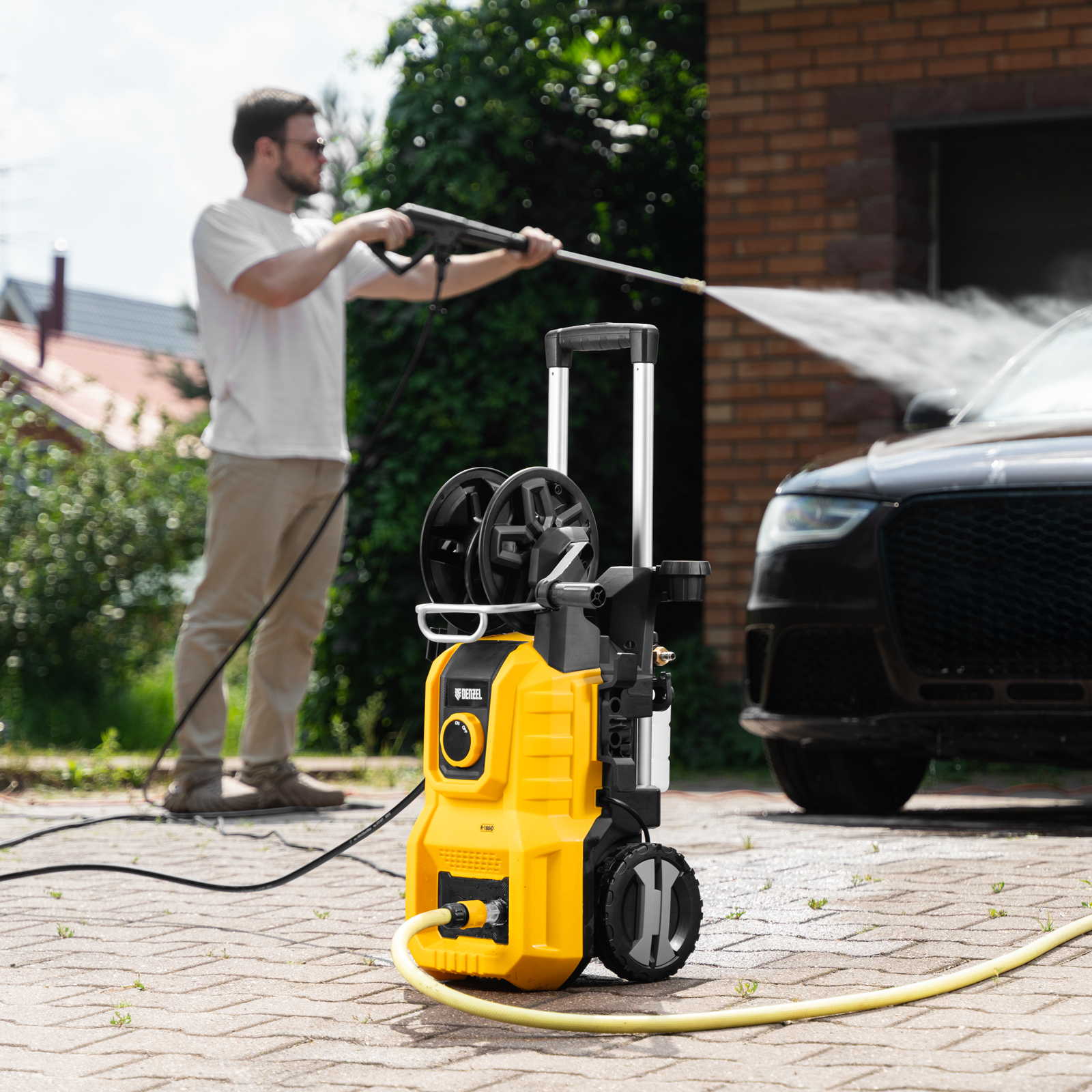 Моечная машина высокого давления R-180iD, 2000 Вт, 180 бар, 420 л/ч, асинх. двиг., бараб.// Denzel