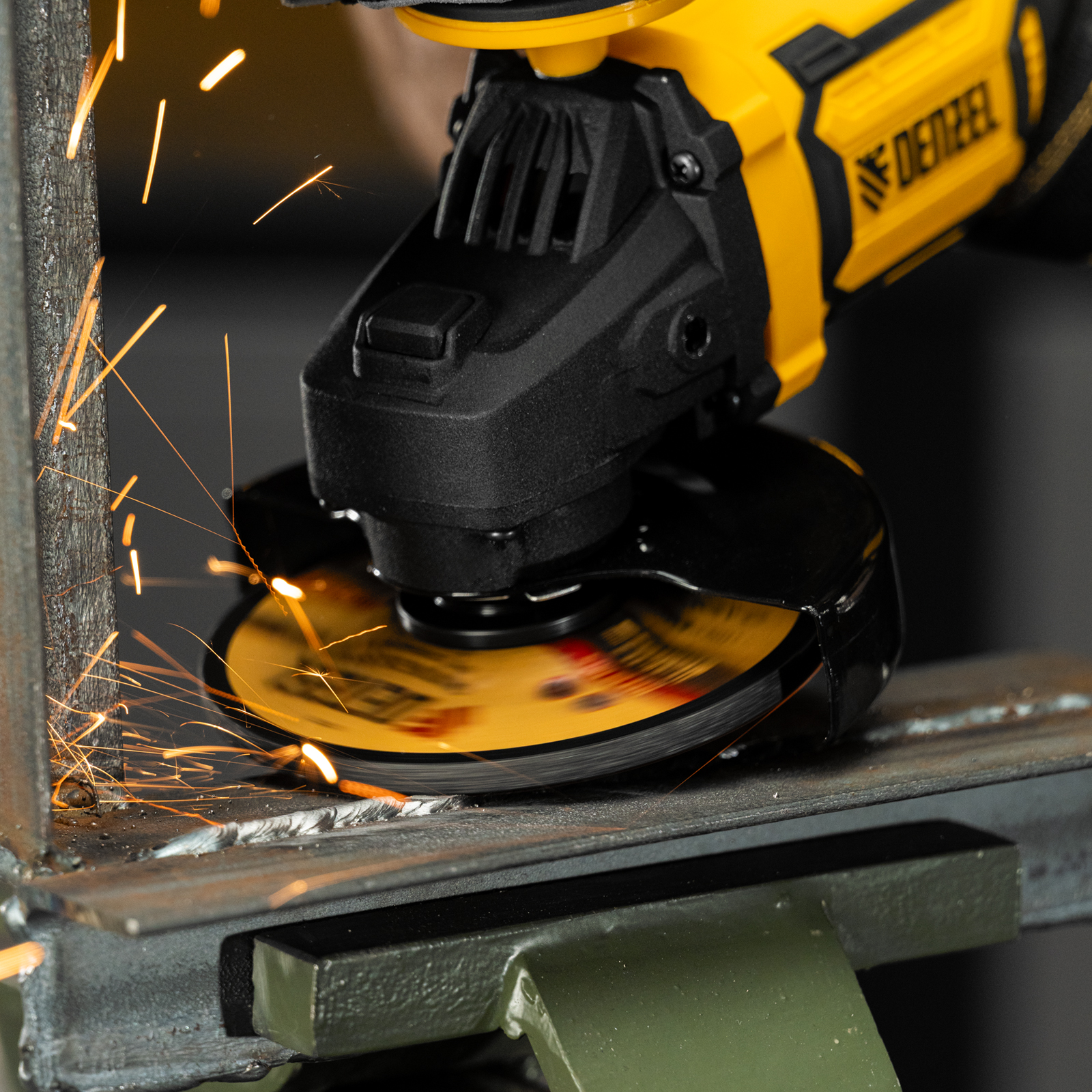 Круг шлифовальный по металлу, 115 х 6,0 х 22,2 мм, A24QBF// Denzel