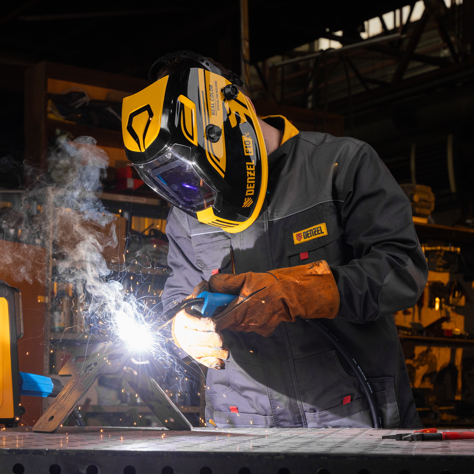 Щиток защитный лицевой (маска сварщика) F10, см. окно 100х96, Real Color, DIN 4-8/9-13 Denzel