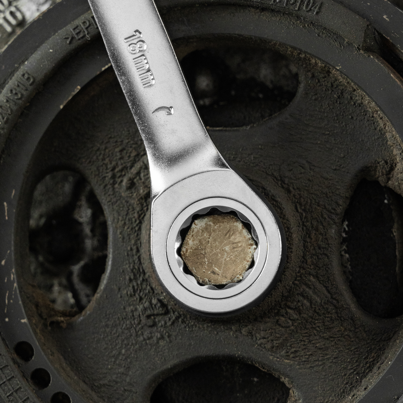 Ключ комбинированный трещоточный, 18 мм, CrV, матовый хром Denzel