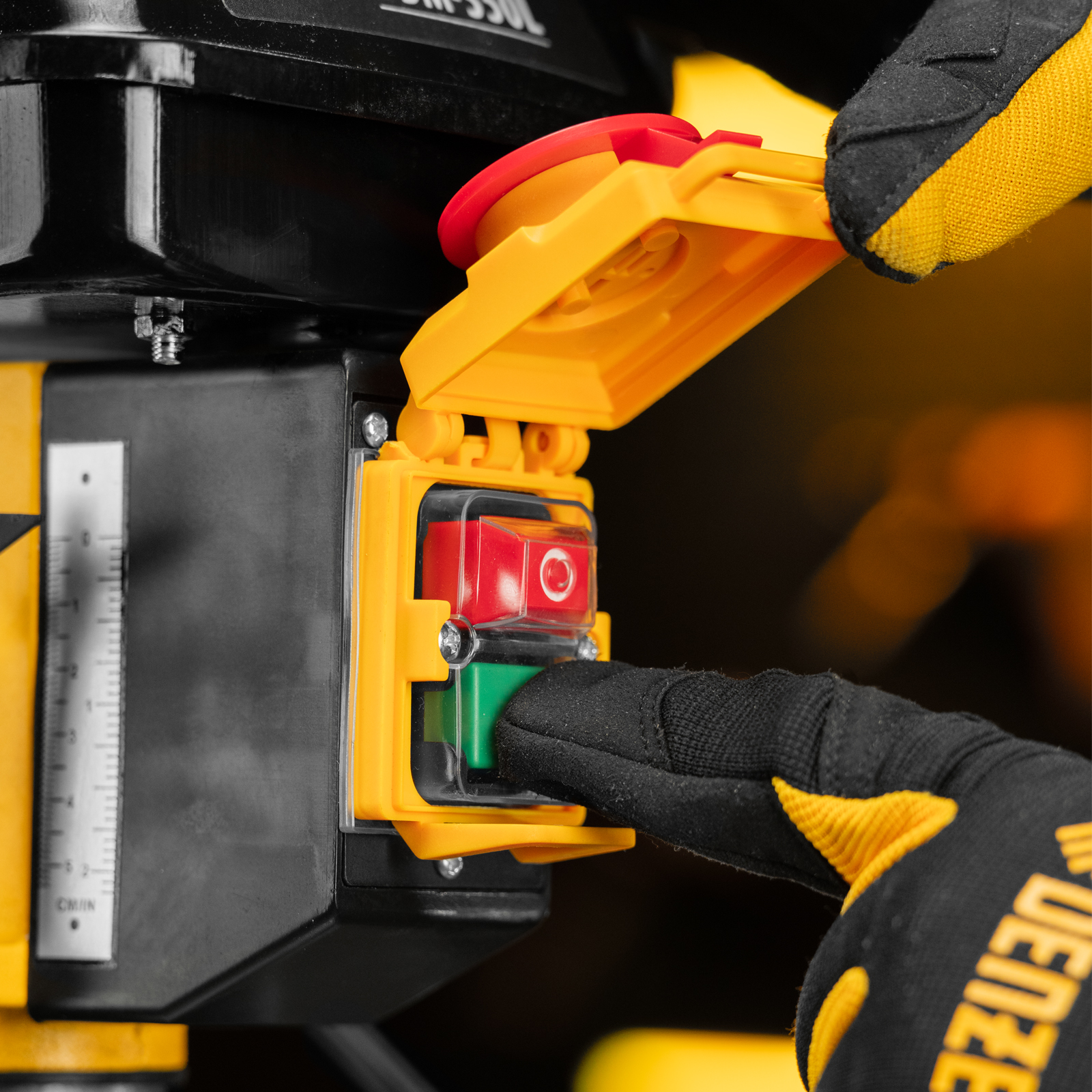 Станок сверлильный DDM-350L, 350 Вт, 13 мм, 5 ск., лазер, настольный Denzel