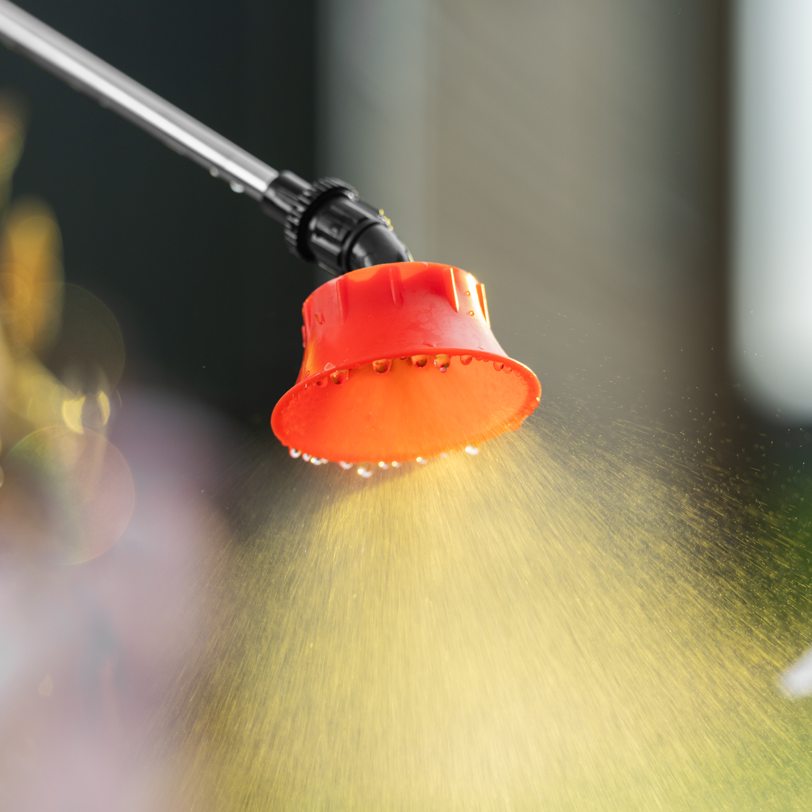 Опрыскиватель ранцевый аккумуляторный DP-10LA, 10 л, 12 В, 8 Ач Denzel