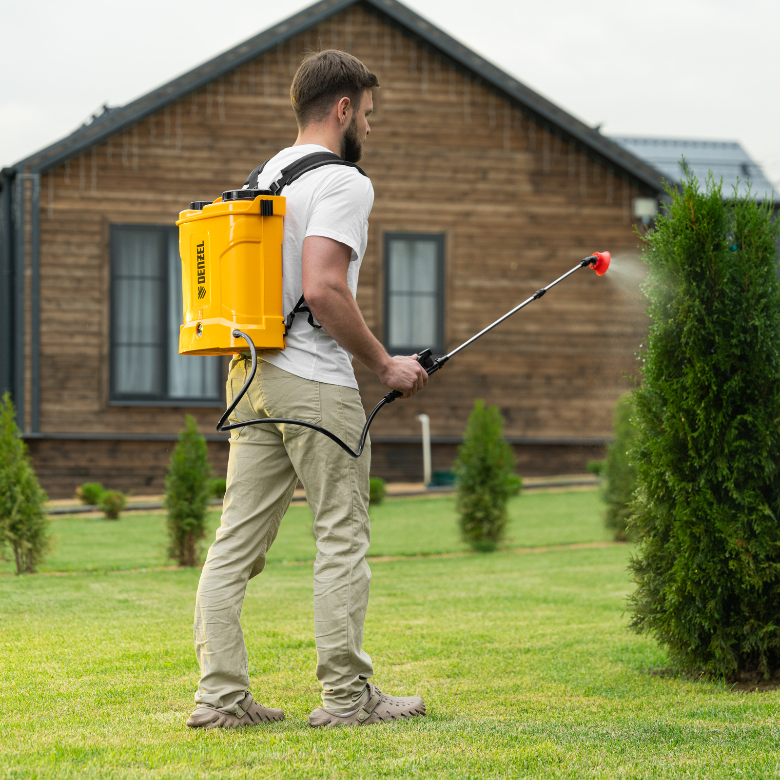 Опрыскиватель ранцевый аккумуляторный DP-10LA, 10 л, 12 В, 8 Ач Denzel