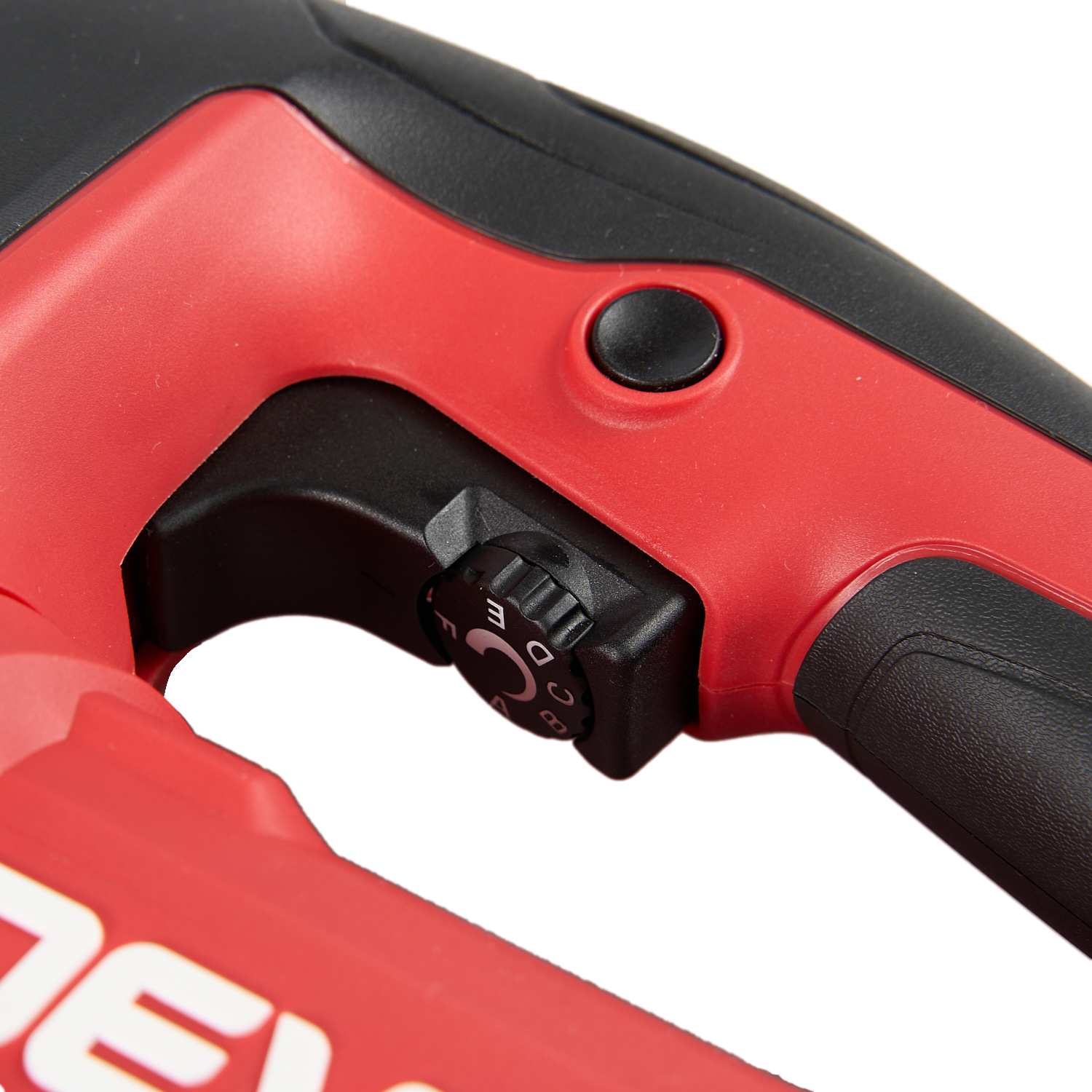 Лобзик электрический сетевой DEVON 3144-6-120Q / 120мм / 220 В / 600Вт / LED / быстрозажимное устройство / пластиковый кейс