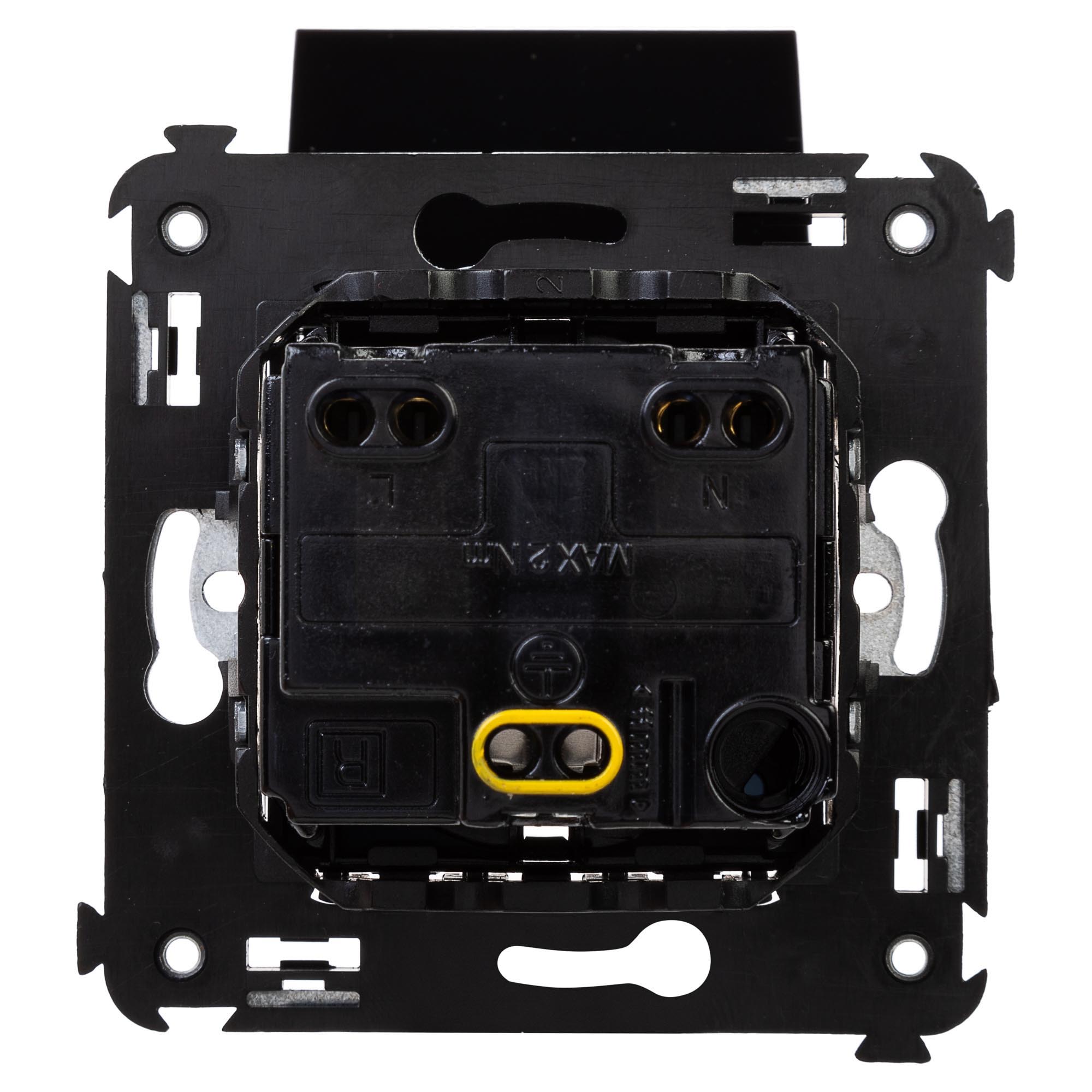 Розетка с крышкой в стену, 2P+E, с з/ш, "Avanti", "Черный квадрат"