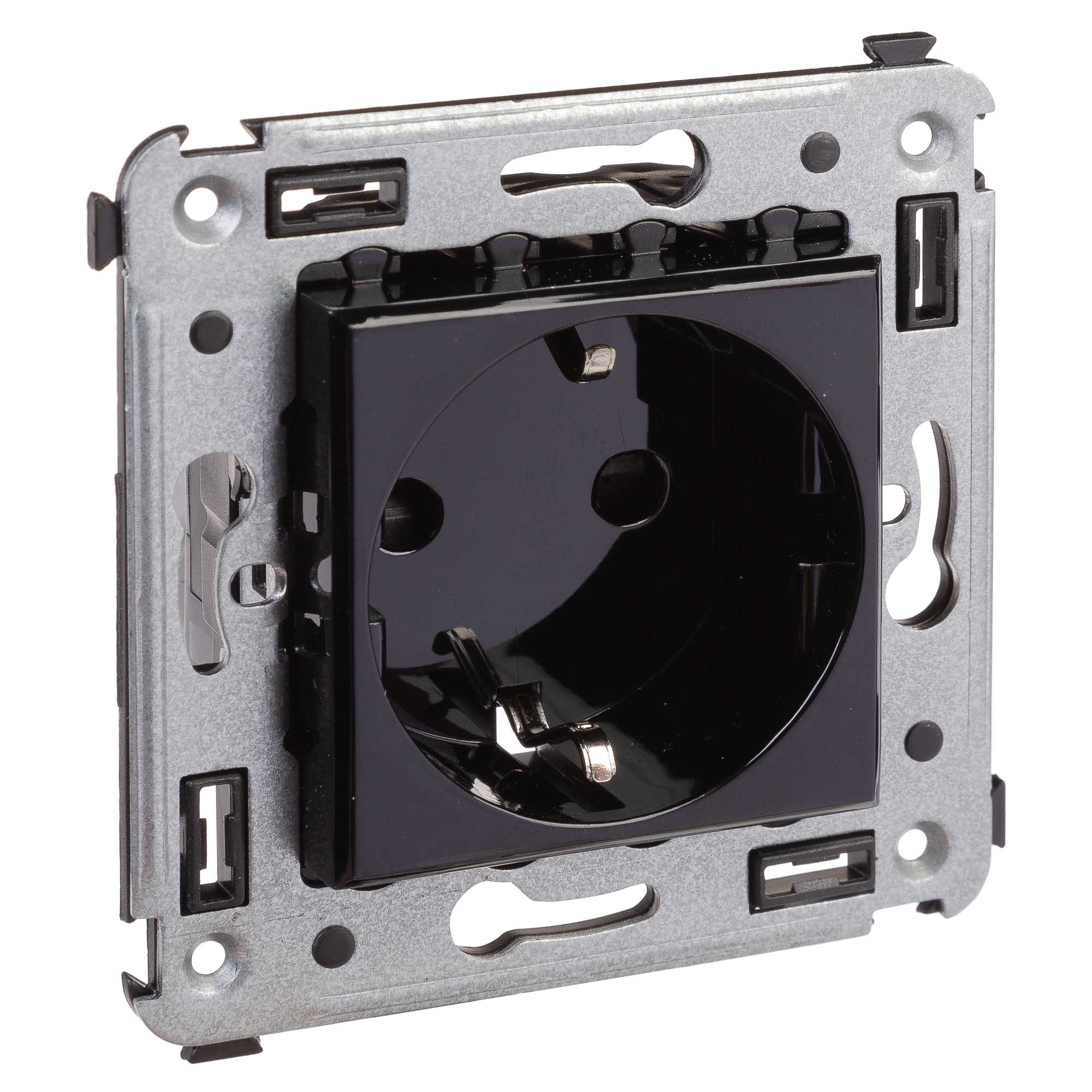 Розетка в стену, 2P+E, с з/ш, "Avanti", "Черный квадрат"