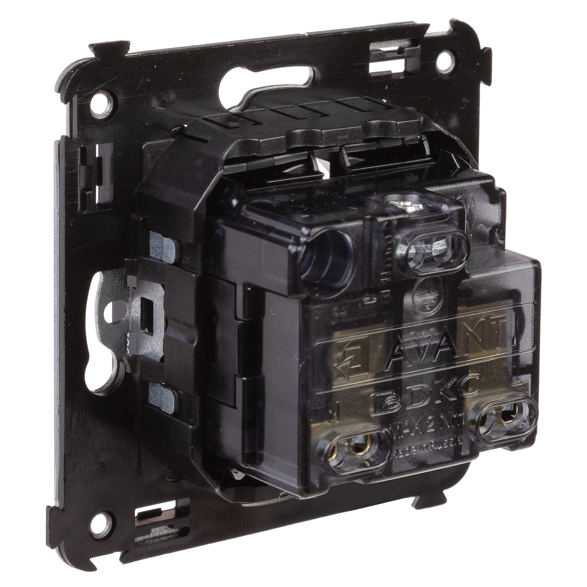 Розетка в стену, 2P+E, с з/ш, "Avanti", "Черный квадрат"