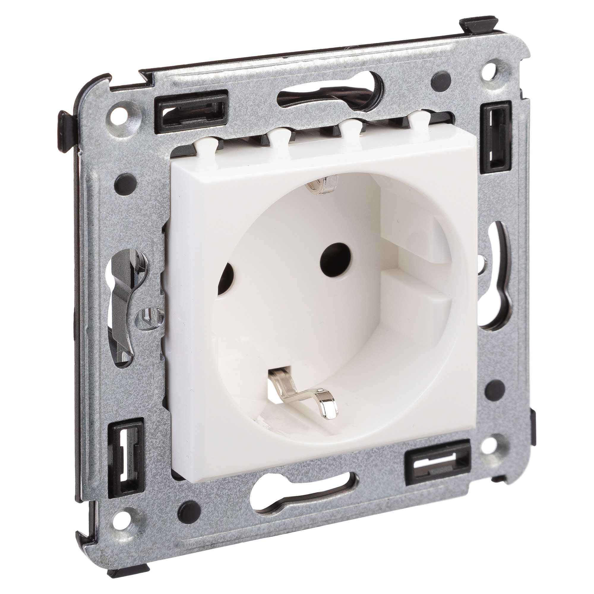 Розетка в стену, 2P+E, с з/ш, "Avanti", "Белое облако"