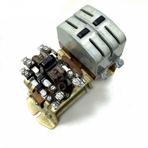 Контактор МК 2-20  220В