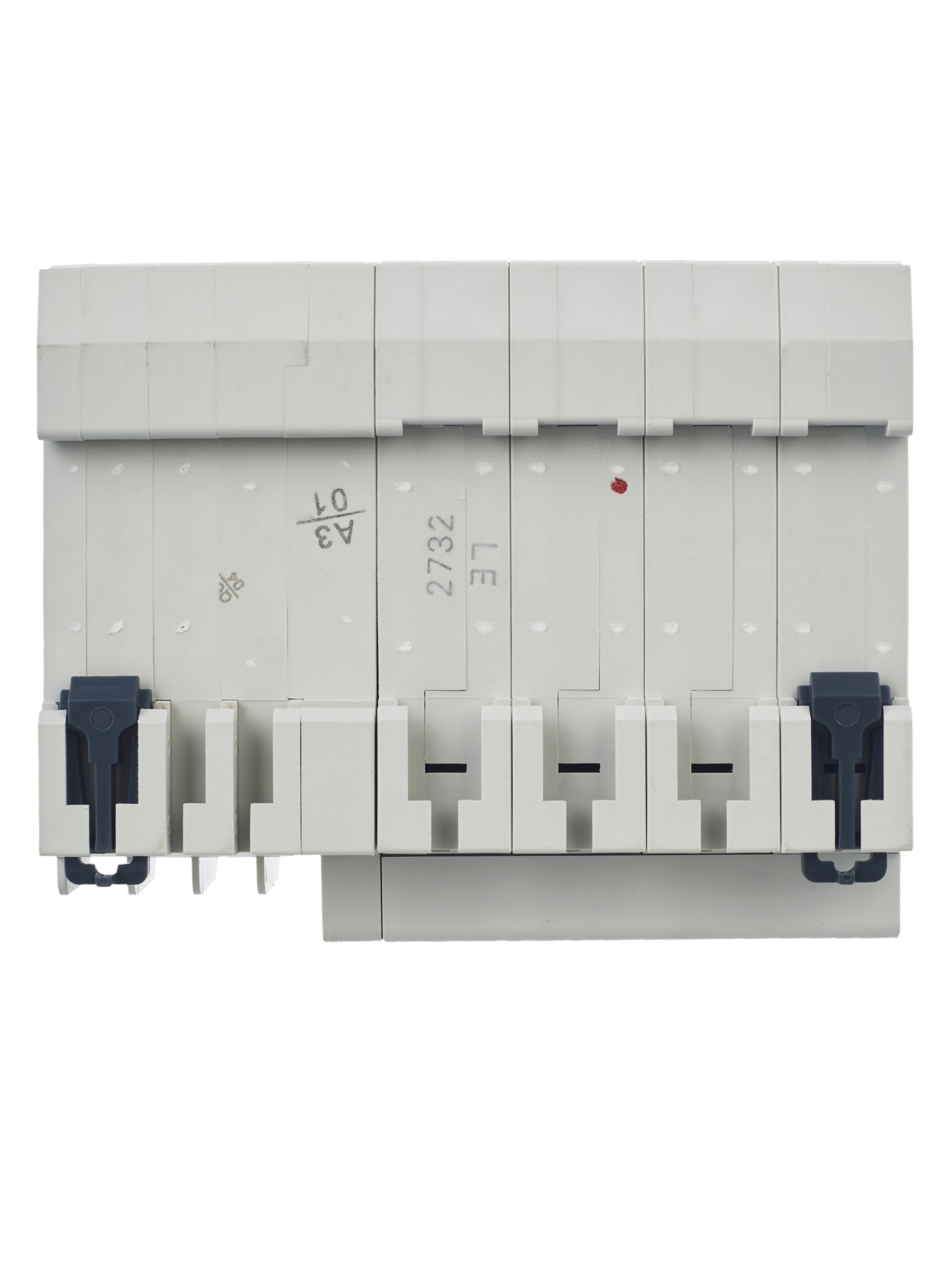 Дифференциальный автоматический выключатель АД14 4Р 32А 30мА GENERICA