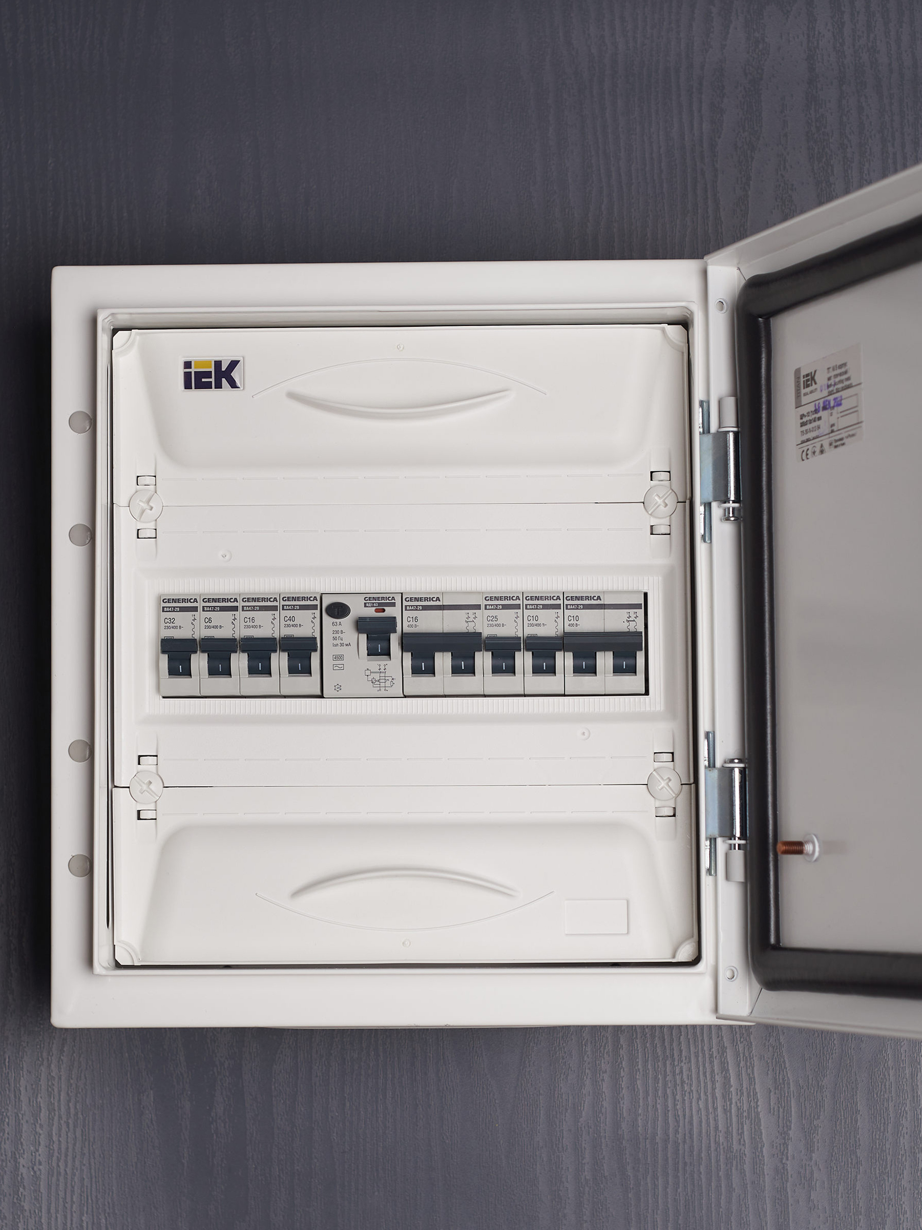 Выключатель дифференциальный (УЗО) ВД1-63 2Р 63А 30мА GENERICA