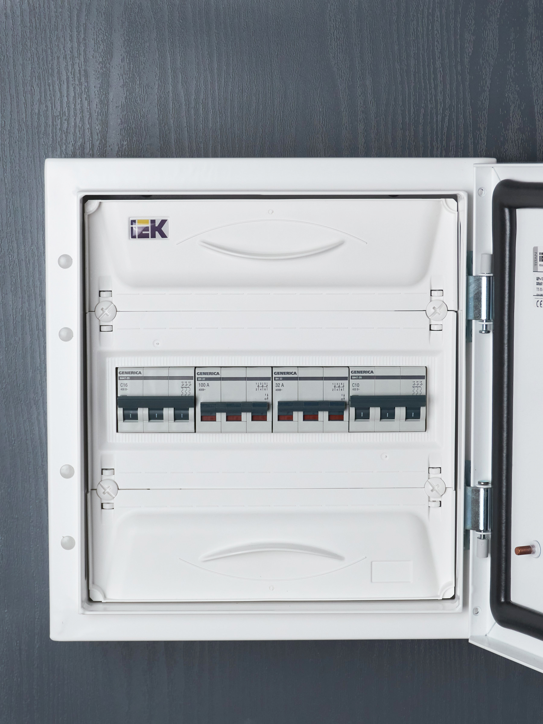 Выключатель нагрузки (мини-рубильник) ВН-32 3Р 32А GENERICA