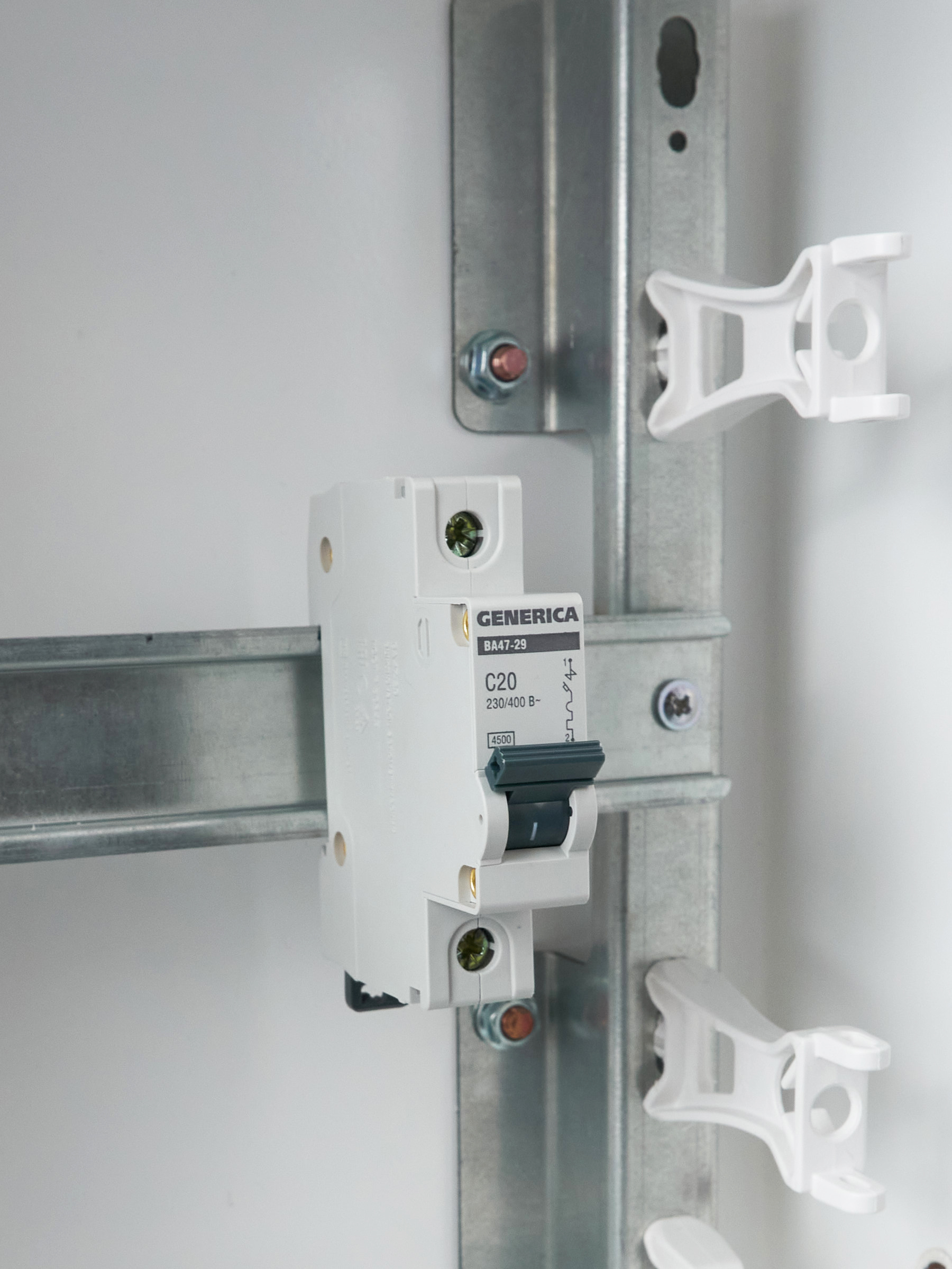Автоматический выключатель ВА47-29 1Р 20А 4,5кА С GENERICA
