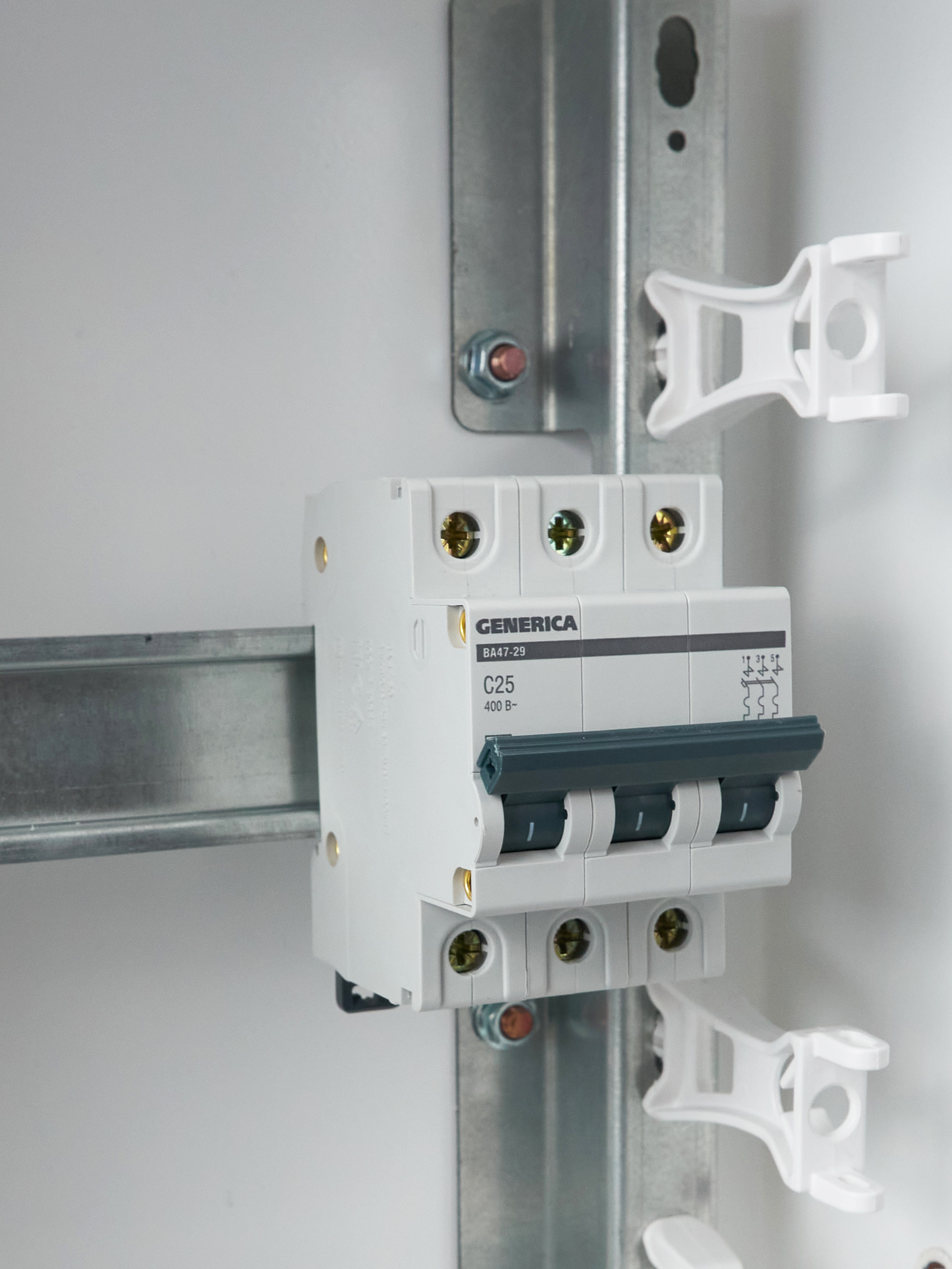 Автоматический выключатель ВА47-29 3Р 25А 4,5кА С GENERICA