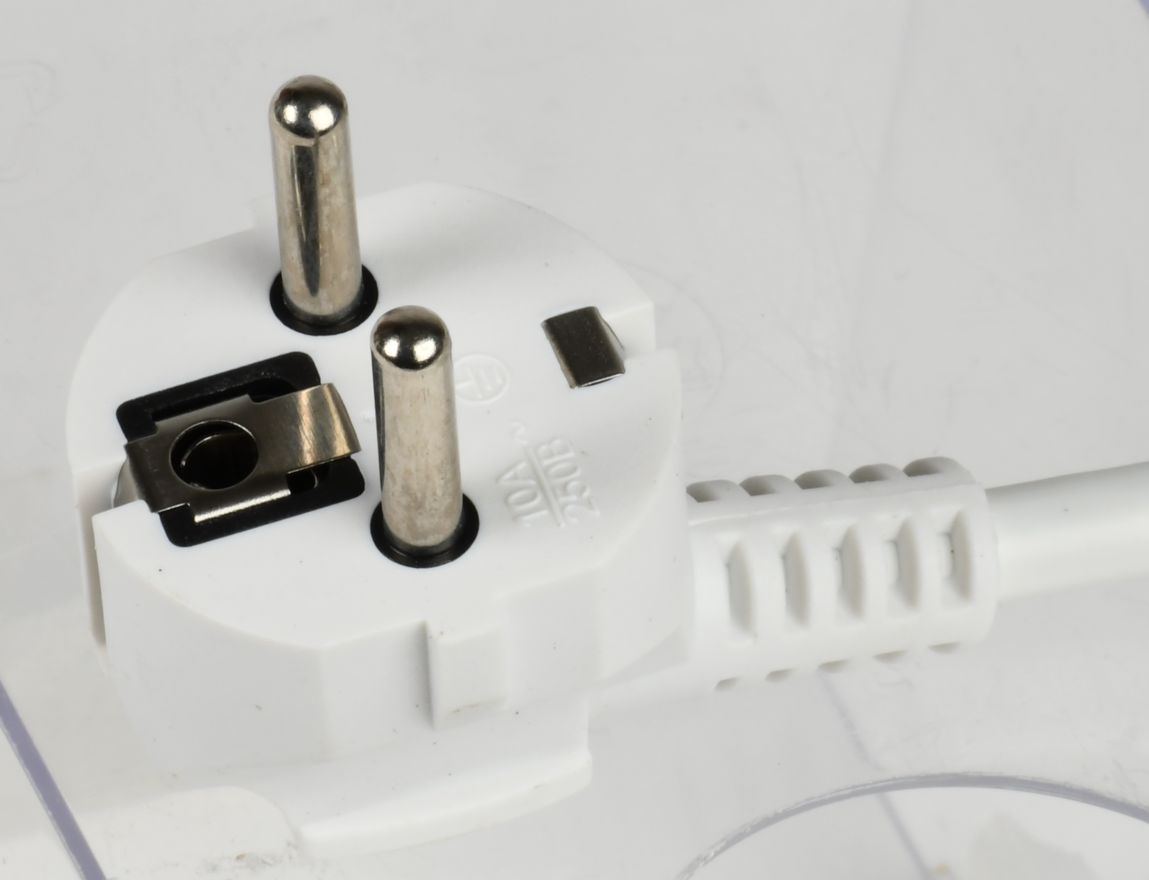 Вилка – неразборная с противоизломным элементом.