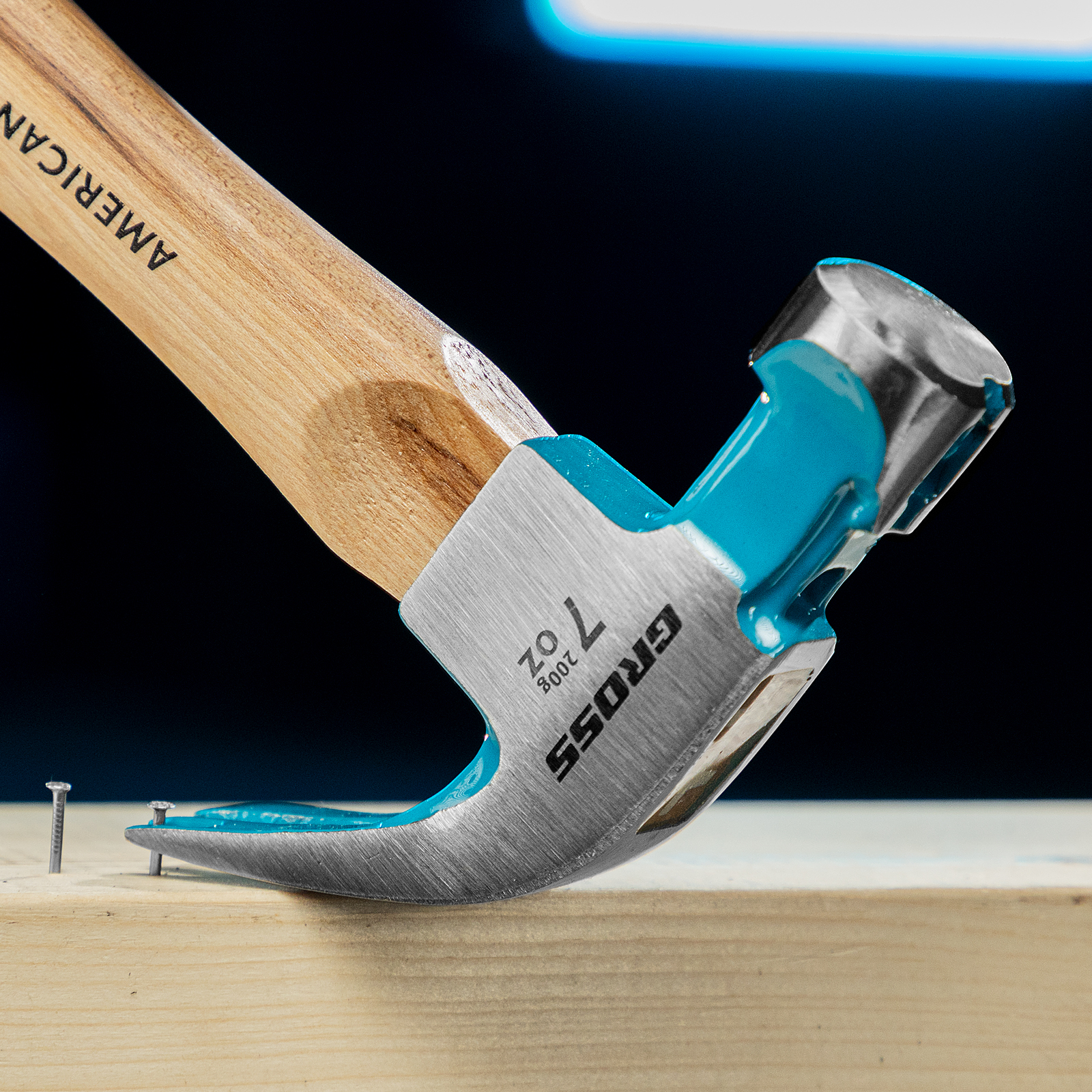 Молоток-гвоздодер, 200 г, угол 45, магнит, обрезиненная рукоятка American hickory GROSS