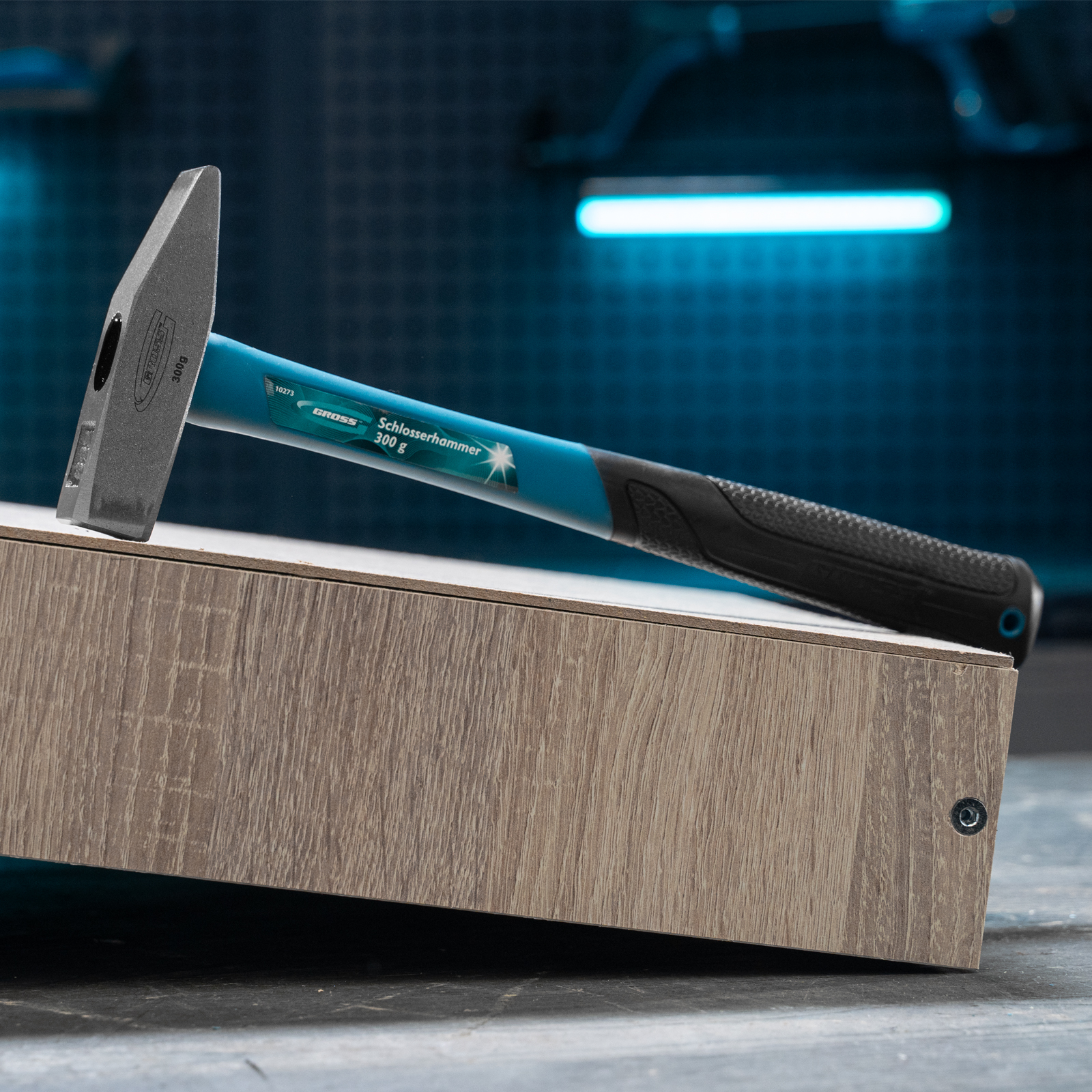 Молоток слесарный, 300 г, квадратный боек, фибергласовая обрезиненная рукоятка Gross