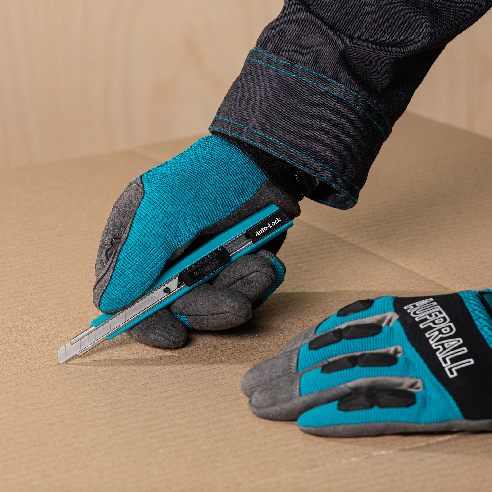 Нож, 145 мм, корпус ABS пластик, выдвижное сегментное лезвие 9 мм (SK-5) металлическая направляющая Gross