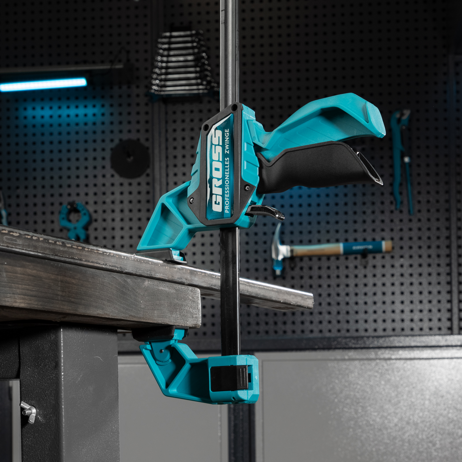 Струбцина реечная, быстрозажимная, пистолетного типа, пошаговый механизм, пластиковый корпус, 450мм Gross