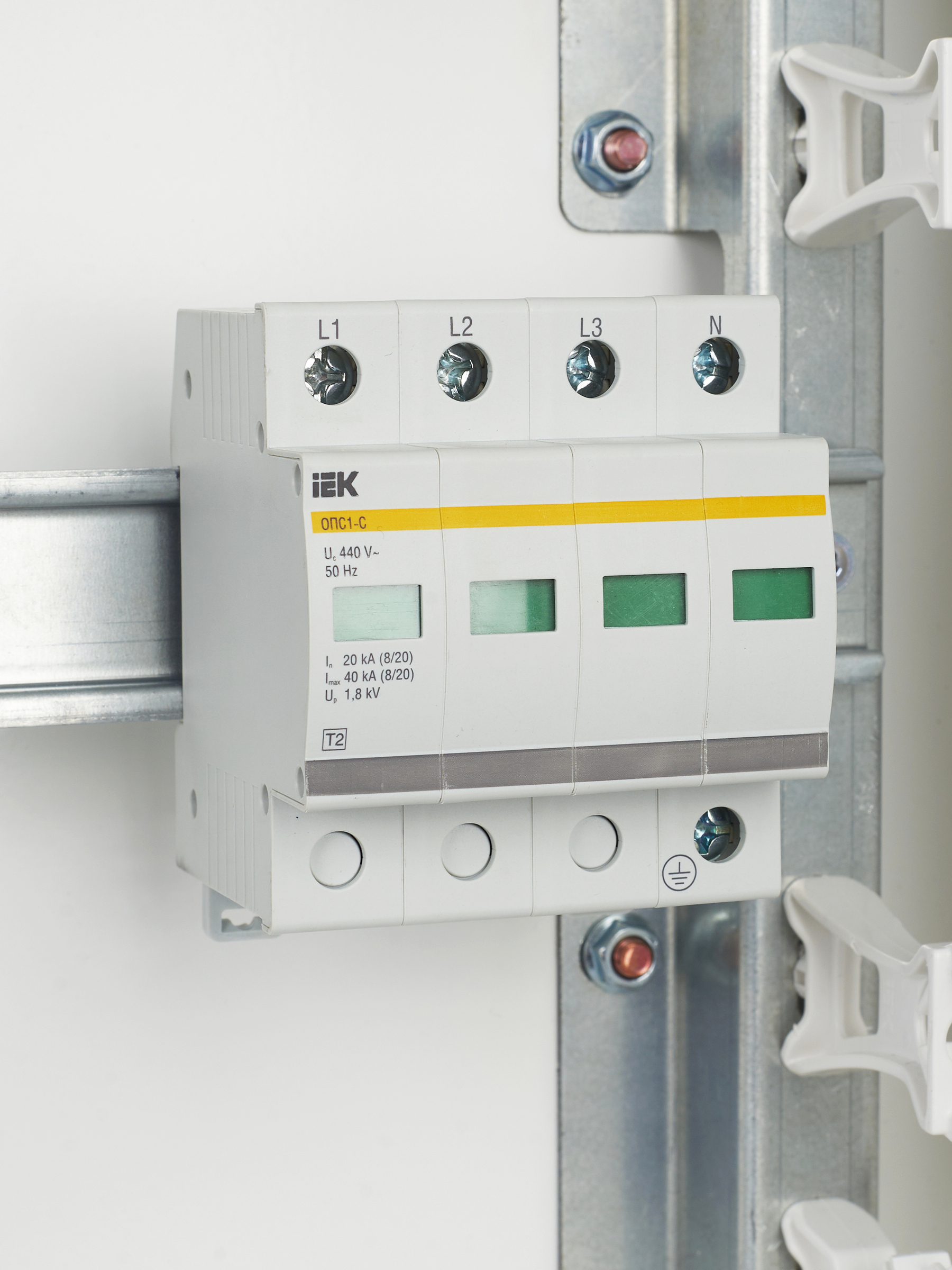 KARAT Ограничитель импульсного перенапряжения ОПС1-C 4P In=20кА Un=400В Im=40кА IEK