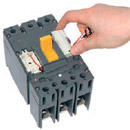 Конструкция автоматического выключателя ВА88 позволяет самостоятельно устанавливать дополнительные у