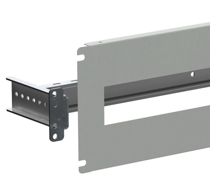 Кронштейн крепления DIN-рейки имеет перфорацию с возможностью регулировки отступа рейки от лицевой п