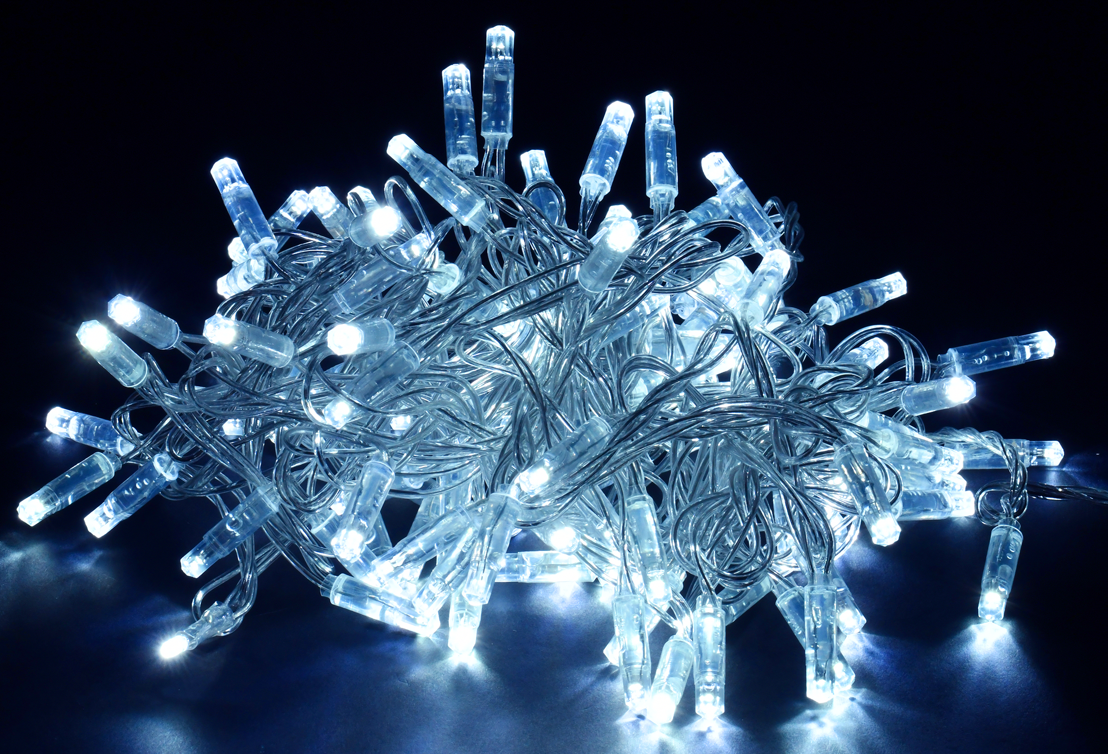 Гирлянда нить 20м 200 светодиодов белый свет IP44 прозрачный шнур 3м 230В контроллер 8 сцен IEK